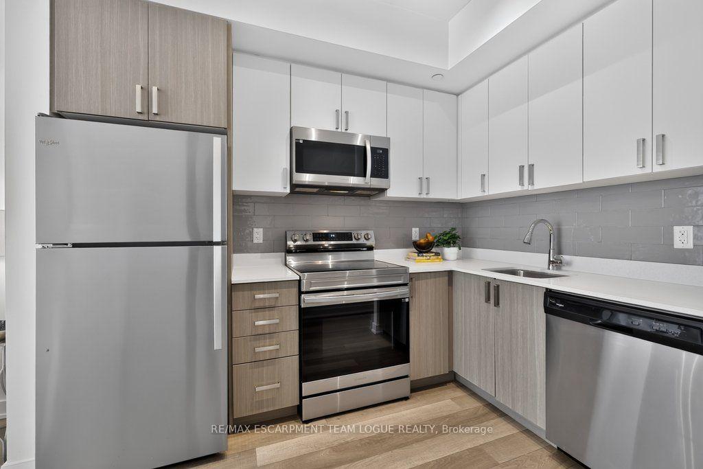 Photo 8 of Unit B202, 5240 Dundas Street, Burlington, Orchard — HOMEH