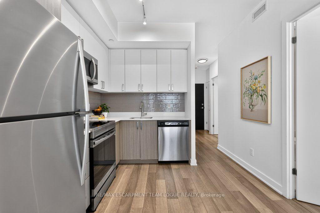 Photo 10 of Unit B202, 5240 Dundas Street, Burlington, Orchard — HOMEH