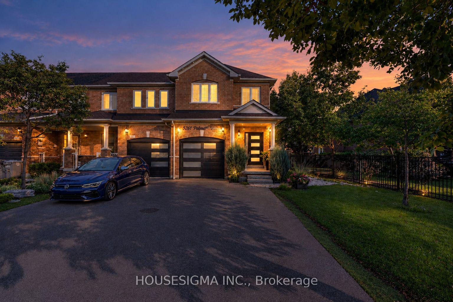 Front of 5261 Palmetto Place
