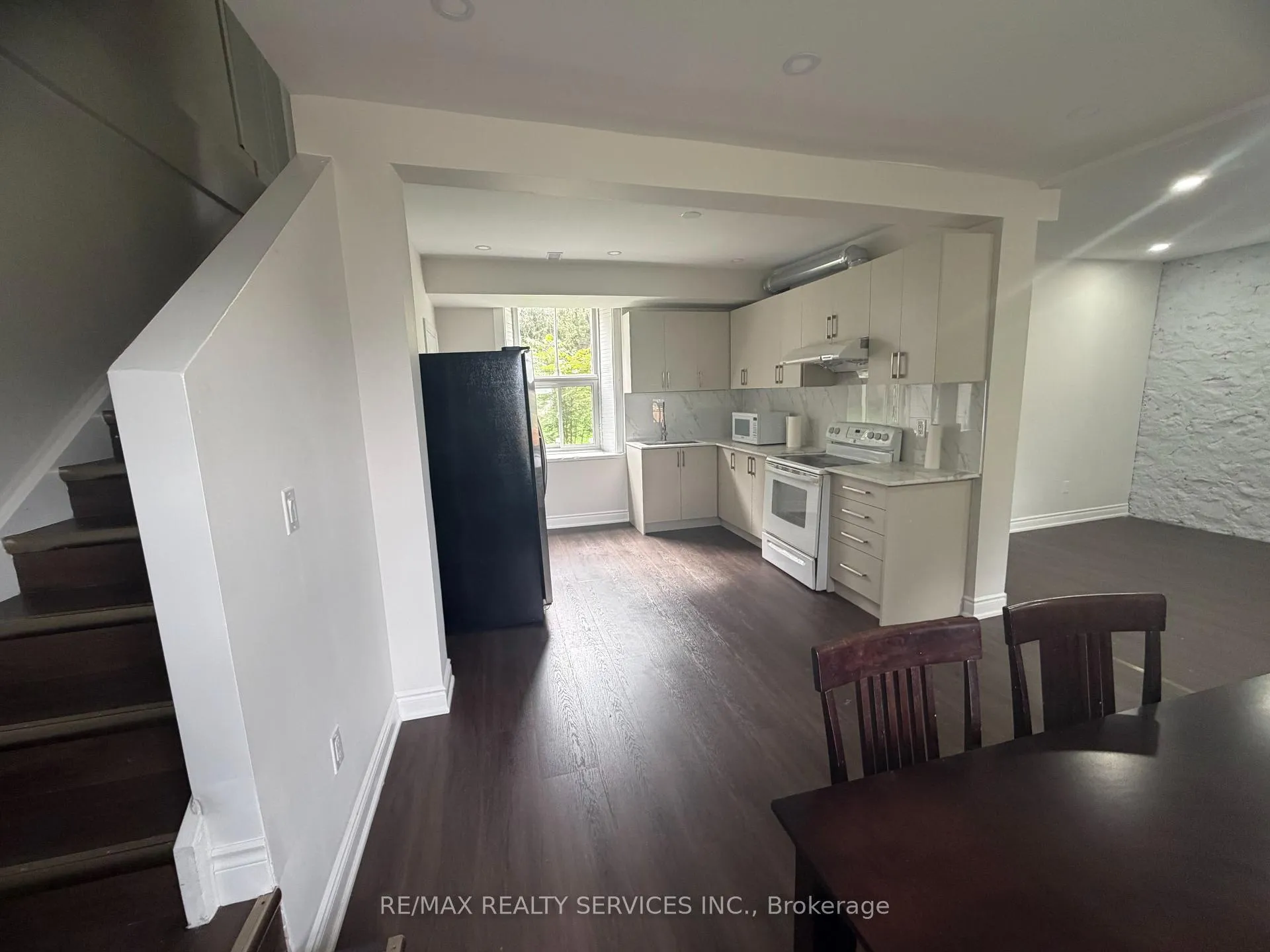 Photo 4 of Unit Unit B, 8918 Wellington 124 Road, Erin, Rural Erin — HOMEH