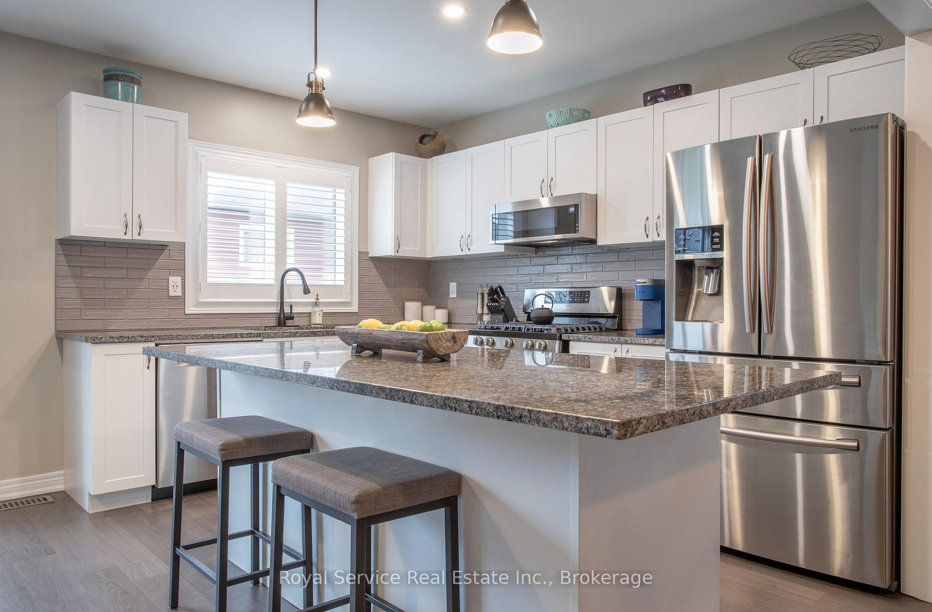 Photo 6 of 20 Grainger Crescent, Port Hope — HOMEH