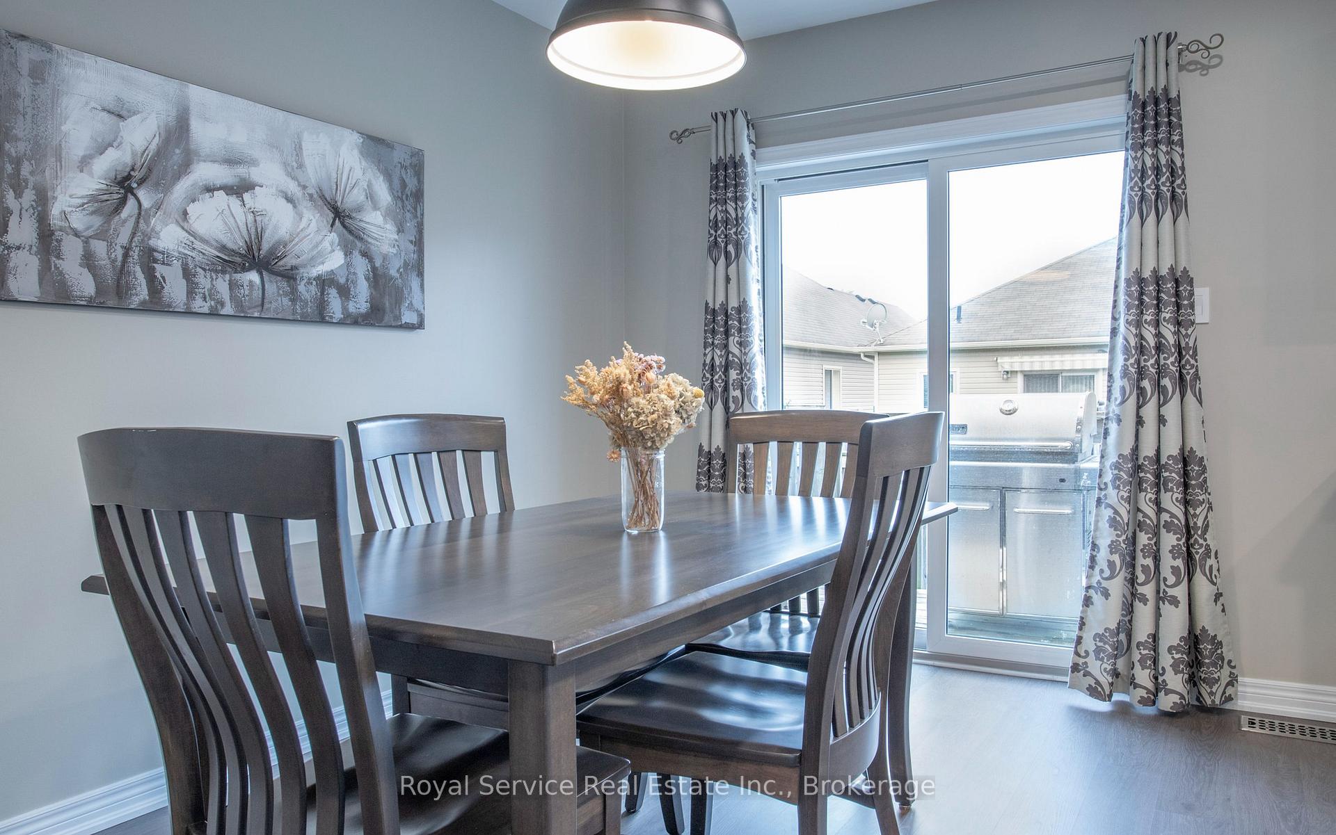Photo 8 of 20 Grainger Crescent, Port Hope — HOMEH