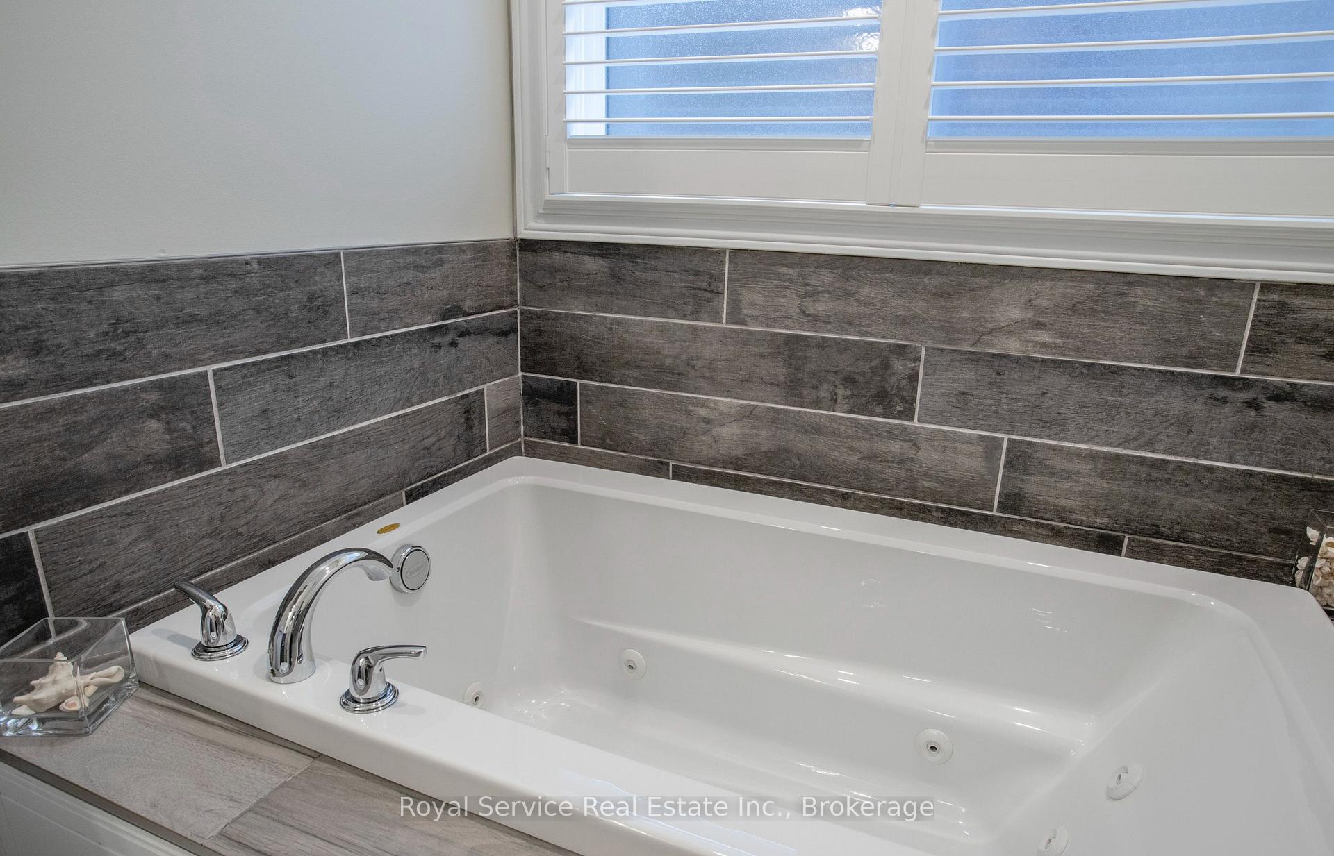 Photo 13 of 20 Grainger Crescent, Port Hope — HOMEH