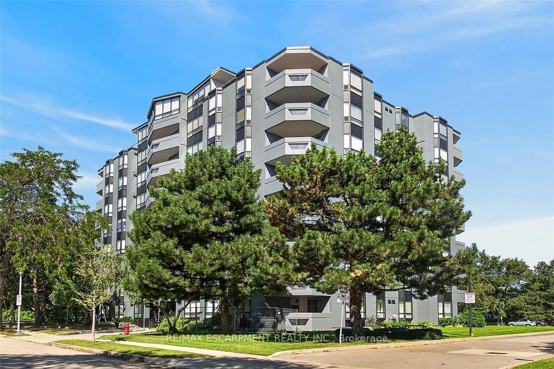 Photo of Unit 202, 6 Village Green Boulevard
