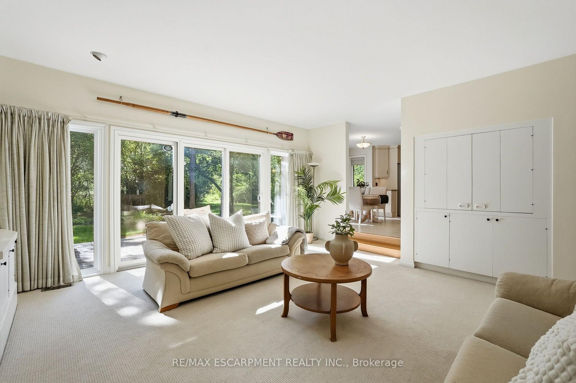Photo 9 of 77 Flanders Drive, Hamilton, Waterdown — HOMEH