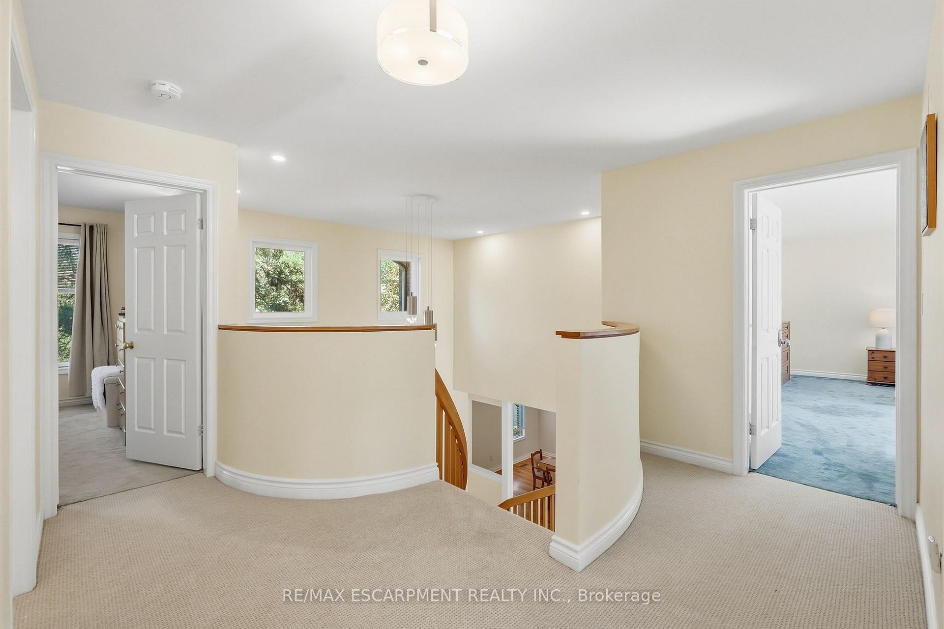 Photo 15 of 77 Flanders Drive, Hamilton, Waterdown — HOMEH