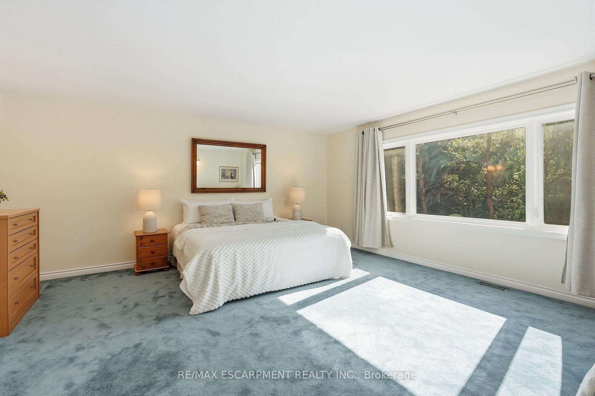 Photo 16 of 77 Flanders Drive, Hamilton, Waterdown — HOMEH
