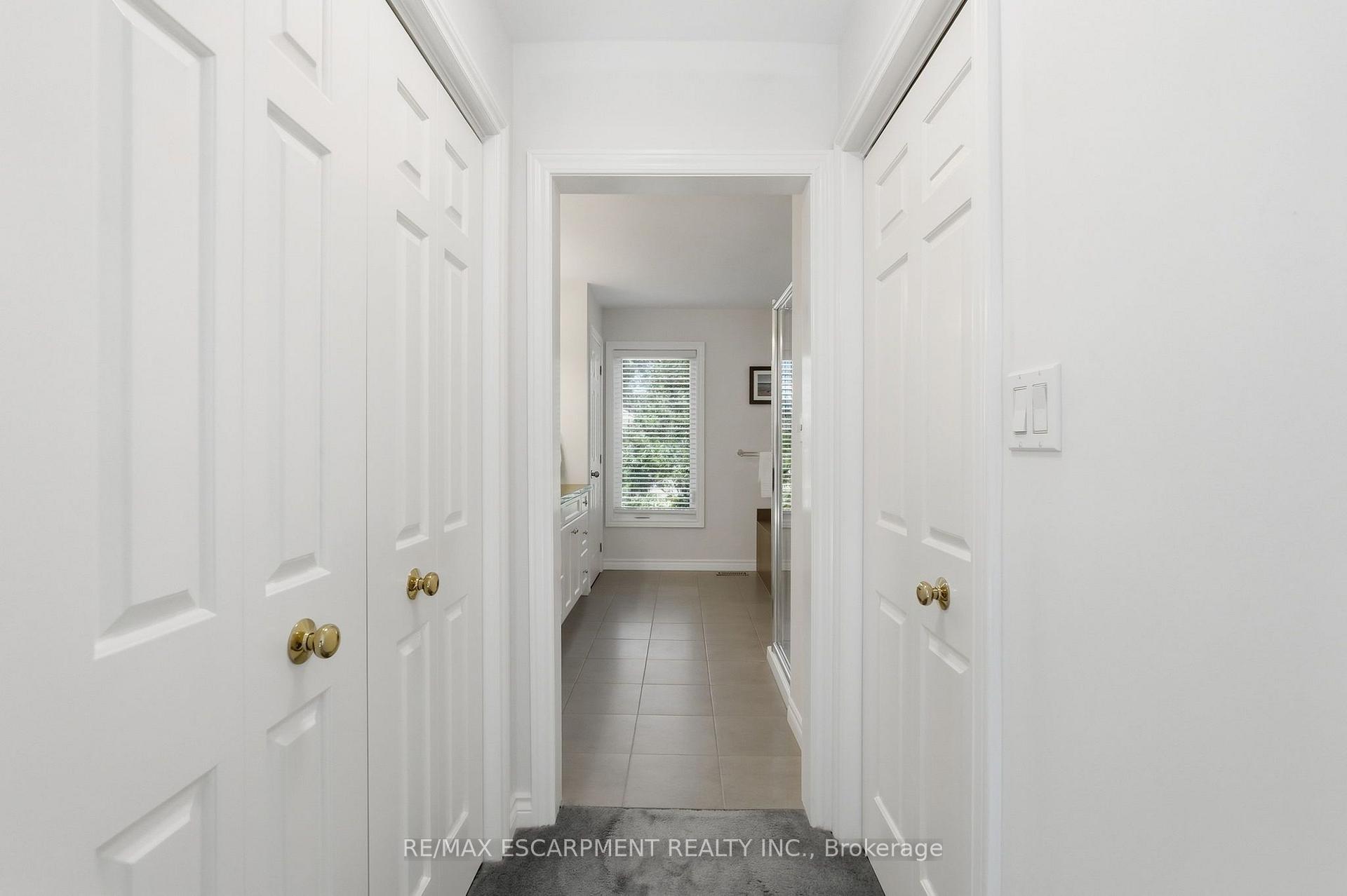 Photo 18 of 77 Flanders Drive, Hamilton, Waterdown — HOMEH