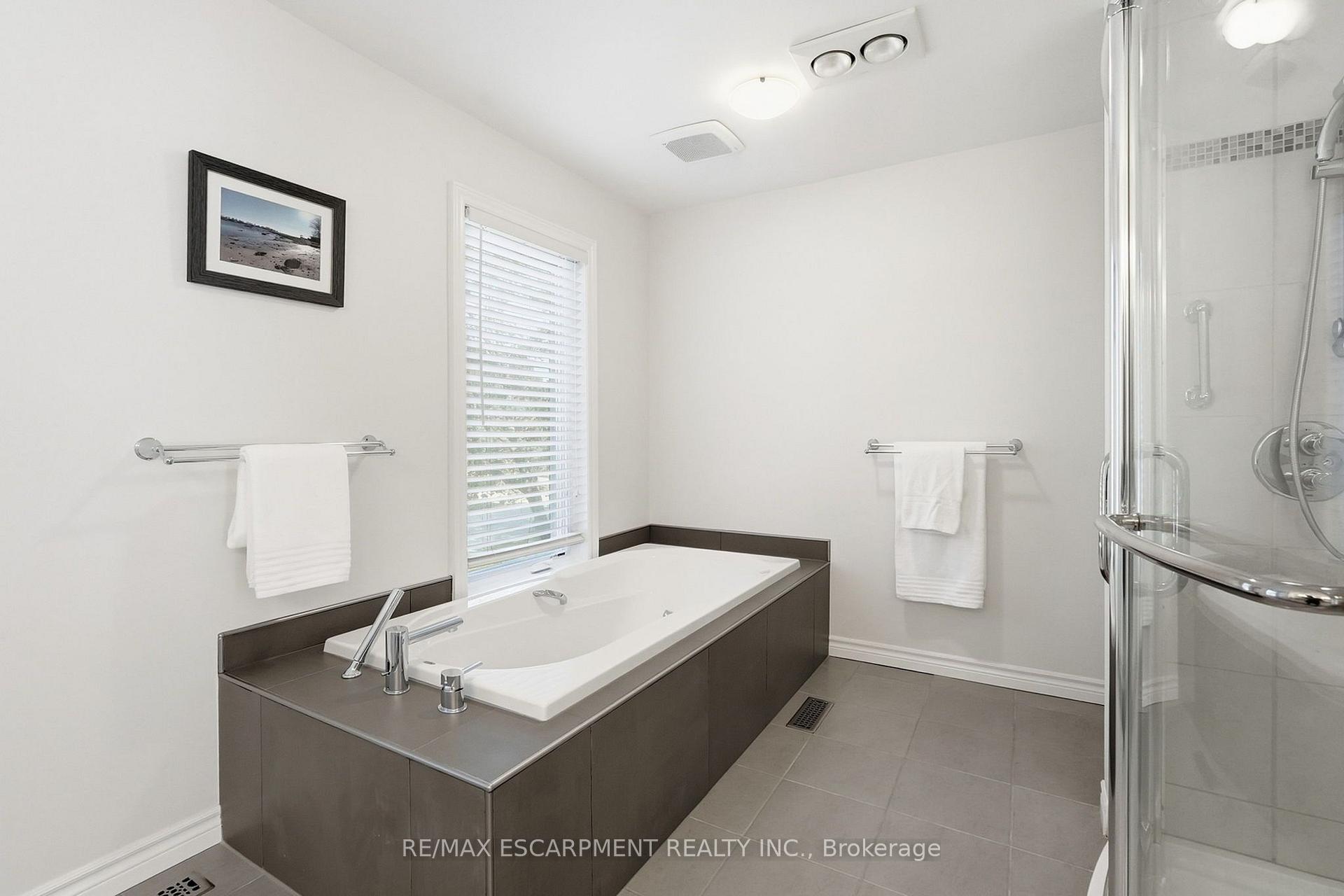 Photo 20 of 77 Flanders Drive, Hamilton, Waterdown — HOMEH