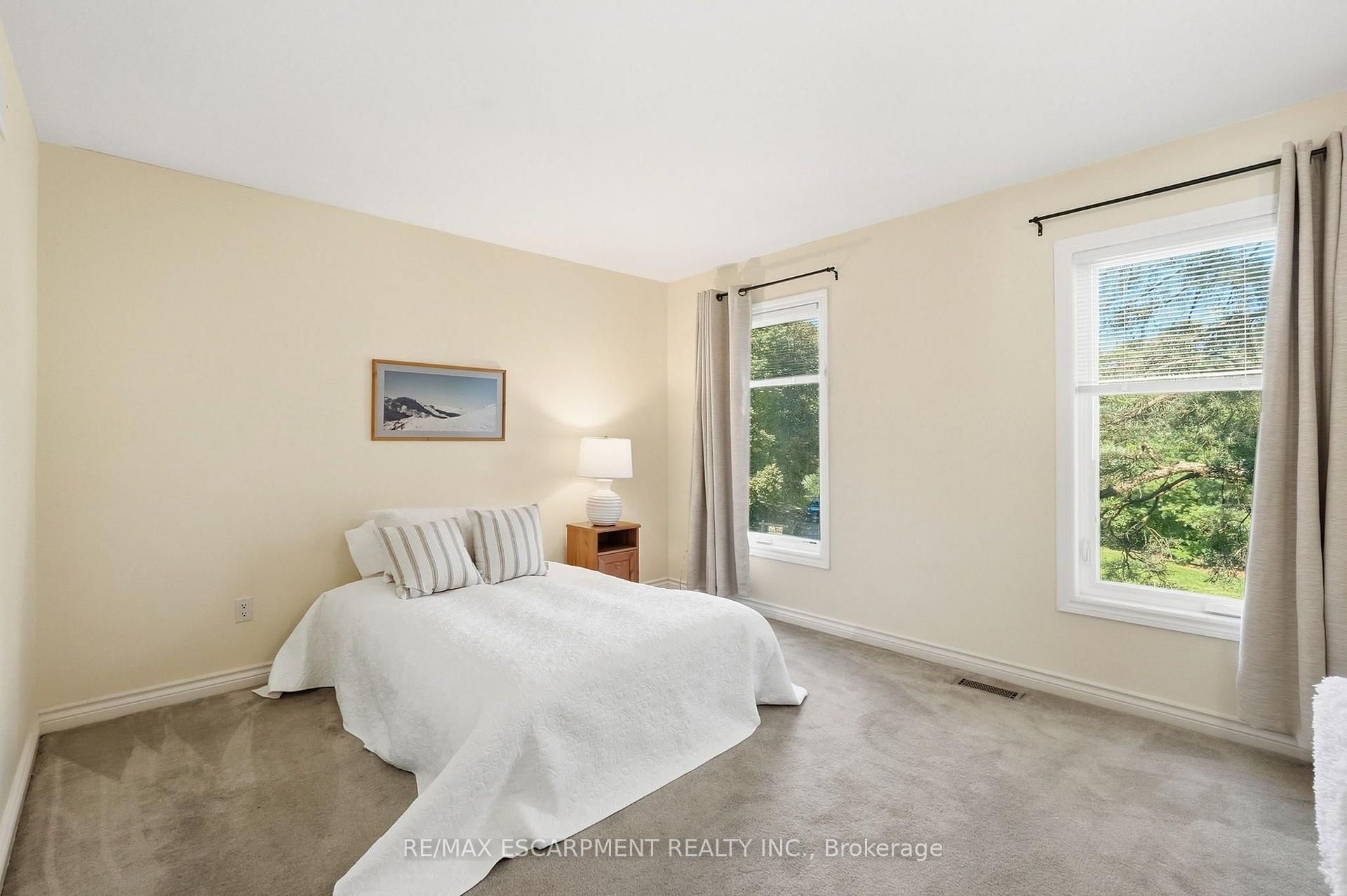 Photo 24 of 77 Flanders Drive, Hamilton, Waterdown — HOMEH