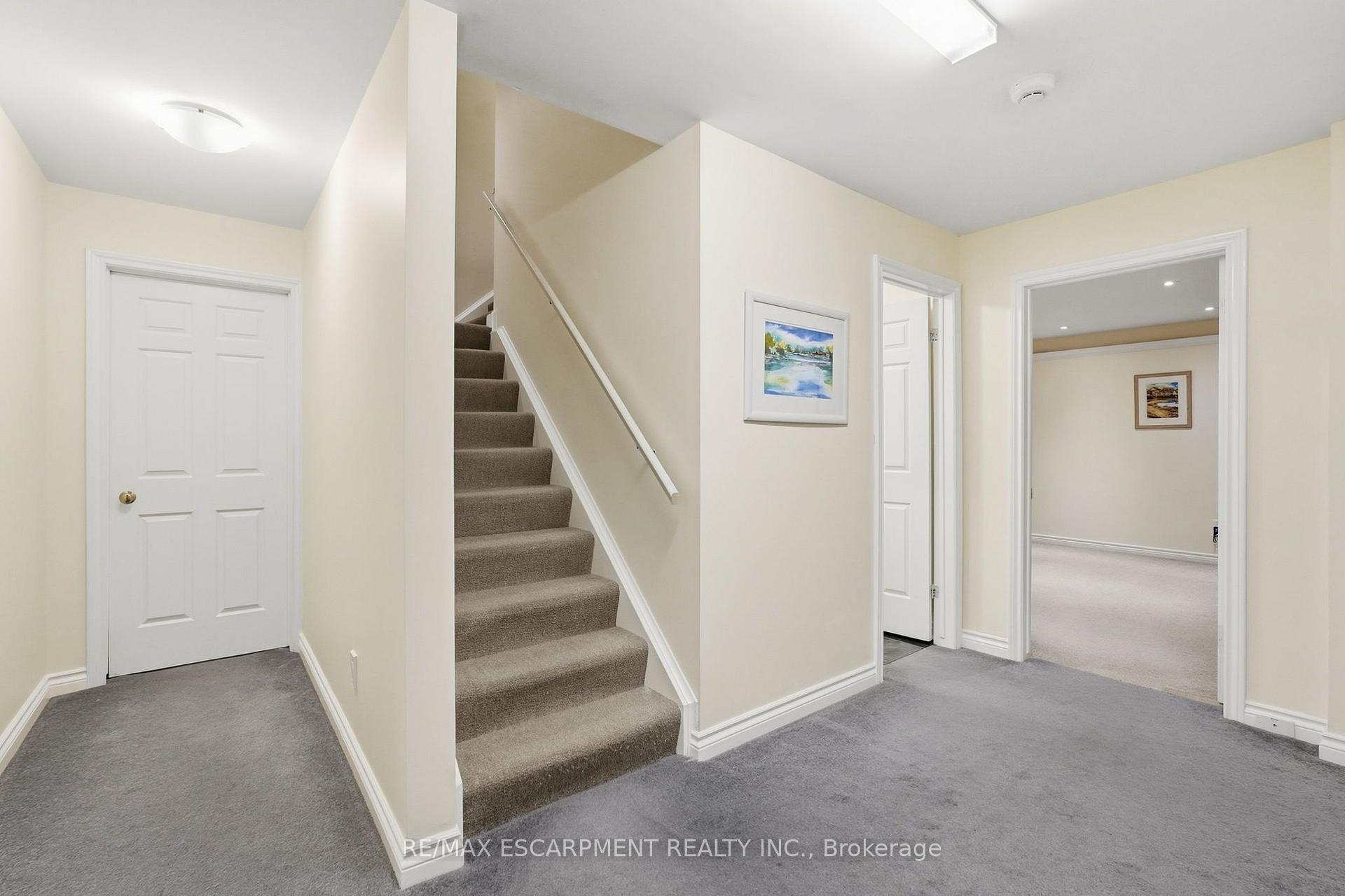 Photo 28 of 77 Flanders Drive, Hamilton, Waterdown — HOMEH