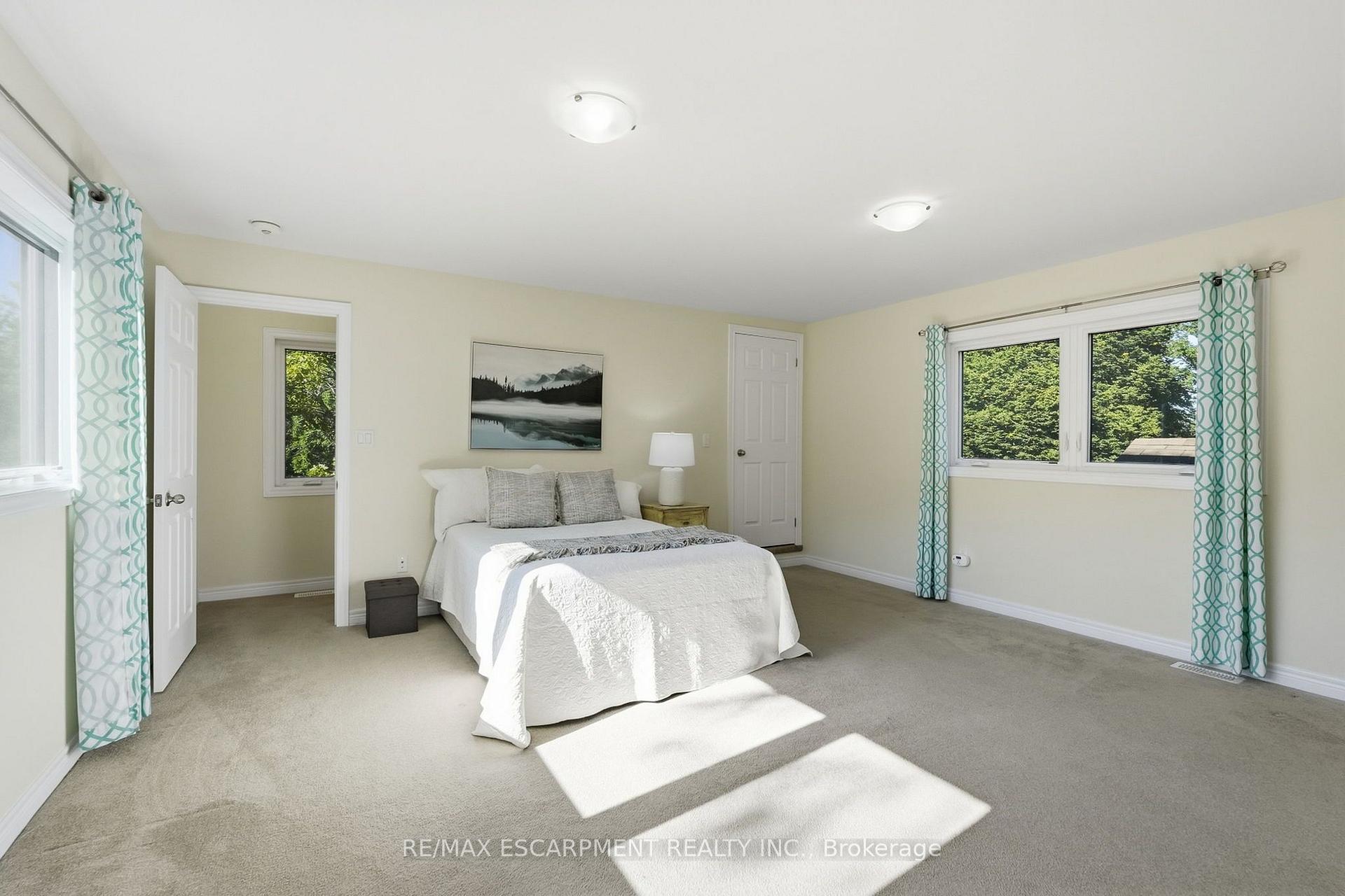 Photo 40 of 77 Flanders Drive, Hamilton, Waterdown — HOMEH