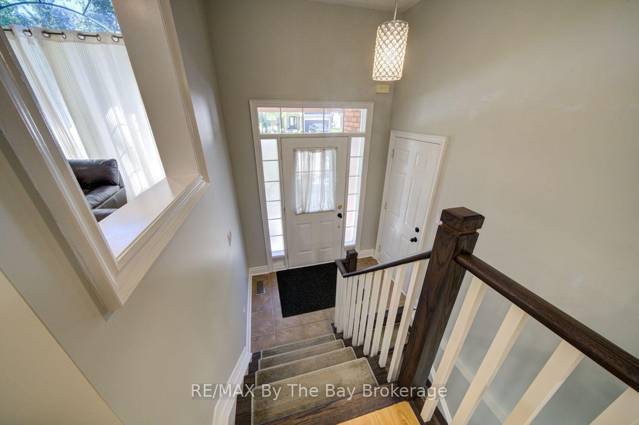 Photo 6 of 45 Rose Valley Way, Wasaga Beach — HOMEH