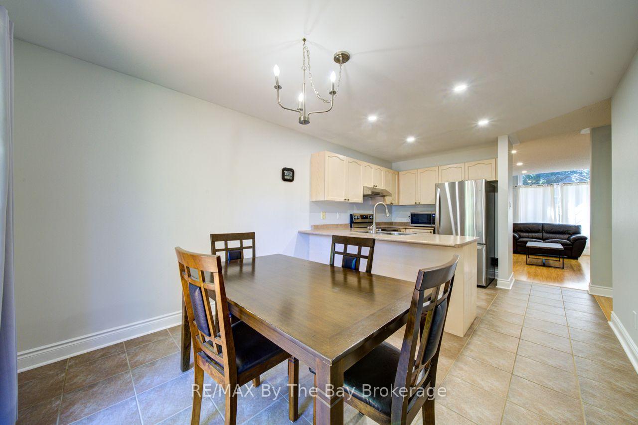 Photo 18 of 45 Rose Valley Way, Wasaga Beach — HOMEH