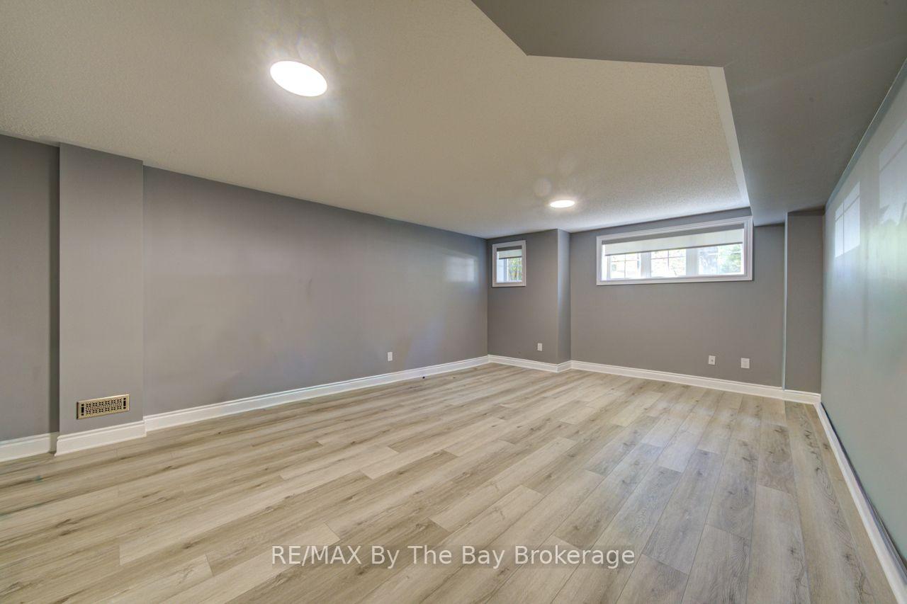 Photo 27 of 45 Rose Valley Way, Wasaga Beach — HOMEH