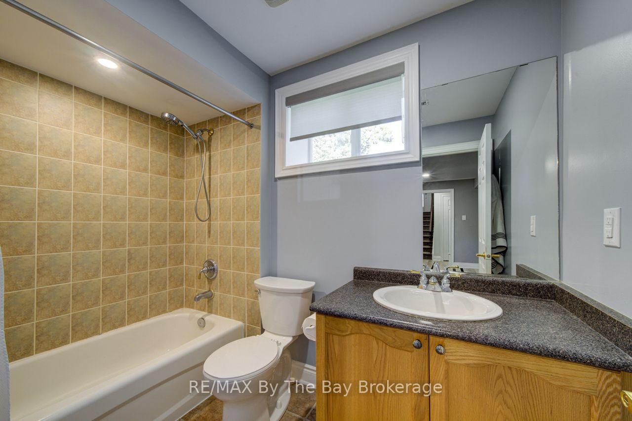 Photo 34 of 45 Rose Valley Way, Wasaga Beach — HOMEH