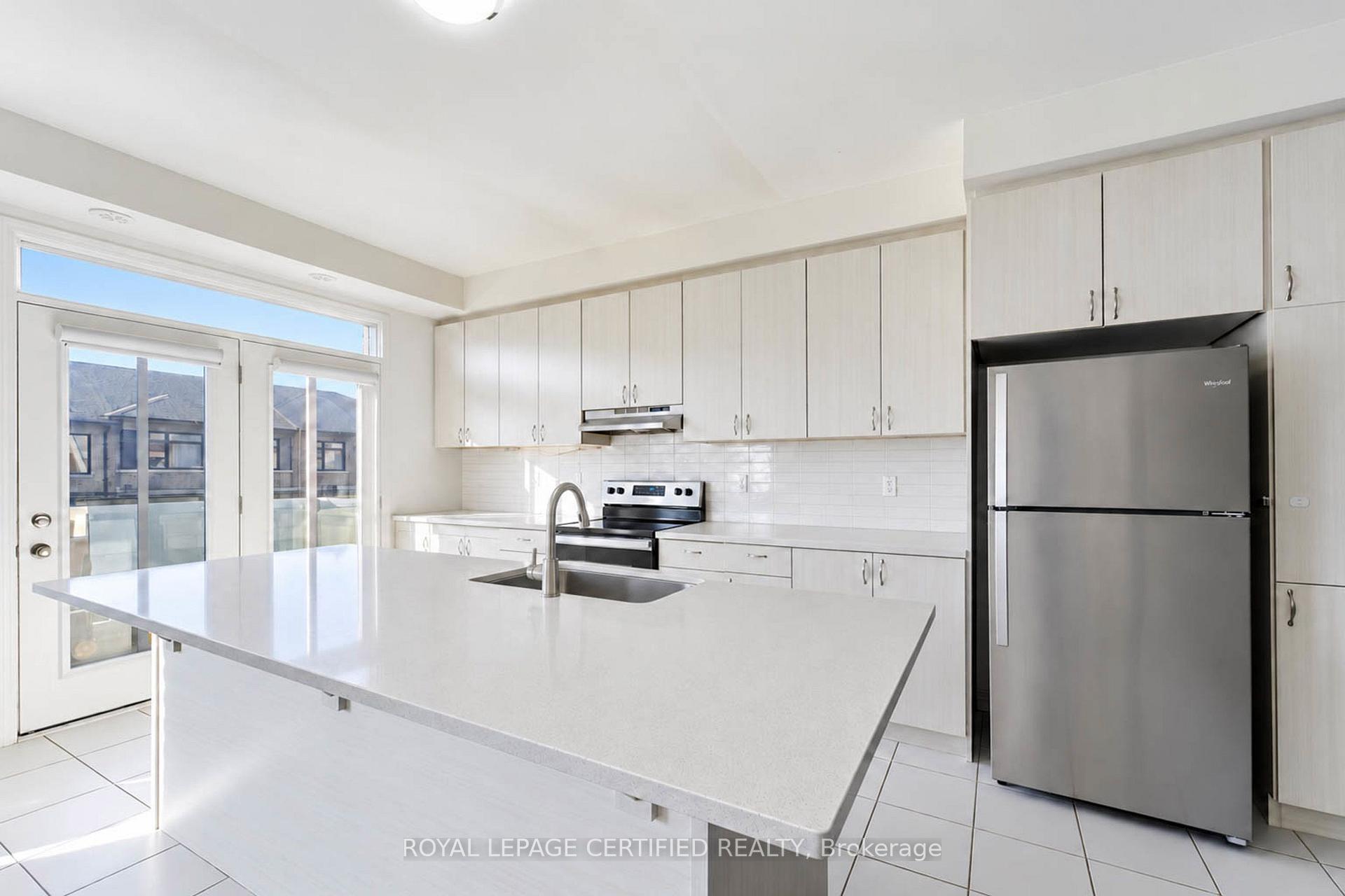 Photo 8 of 57 Keppel Circle, Brampton, Northwest Brampton — HOMEH