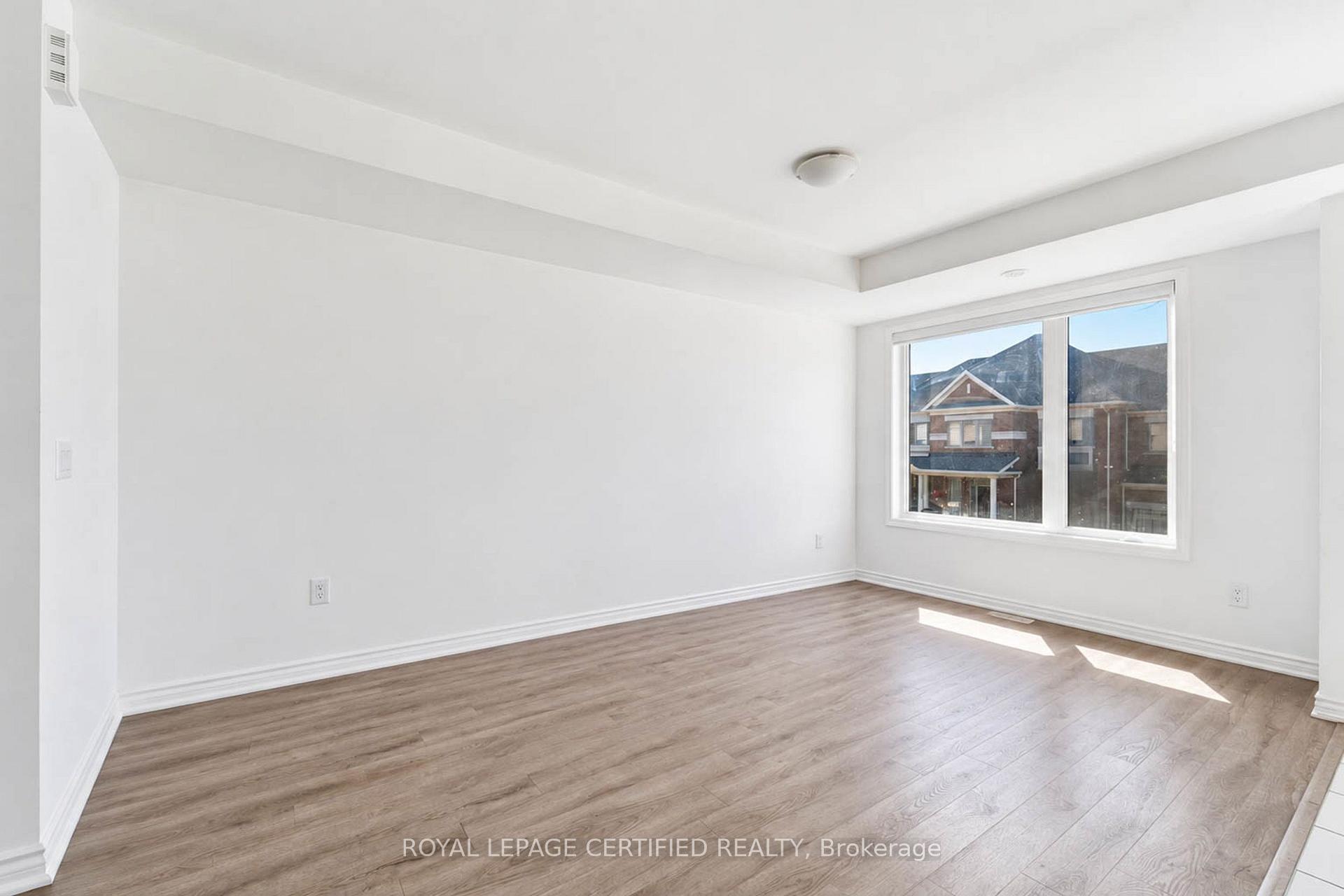 Photo 9 of 57 Keppel Circle, Brampton, Northwest Brampton — HOMEH