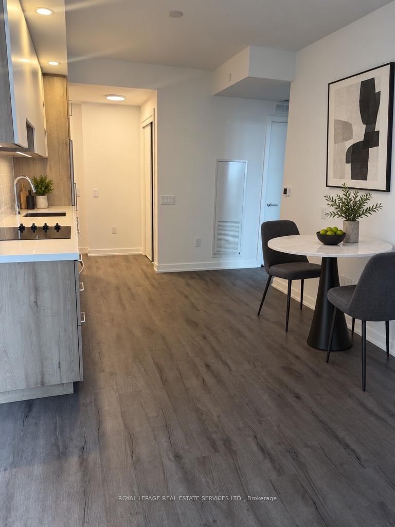 Photo 3 of Unit 1307, 5 Meadowvale Road, Vaughan, Vaughan Corporate Centre — HOMEH