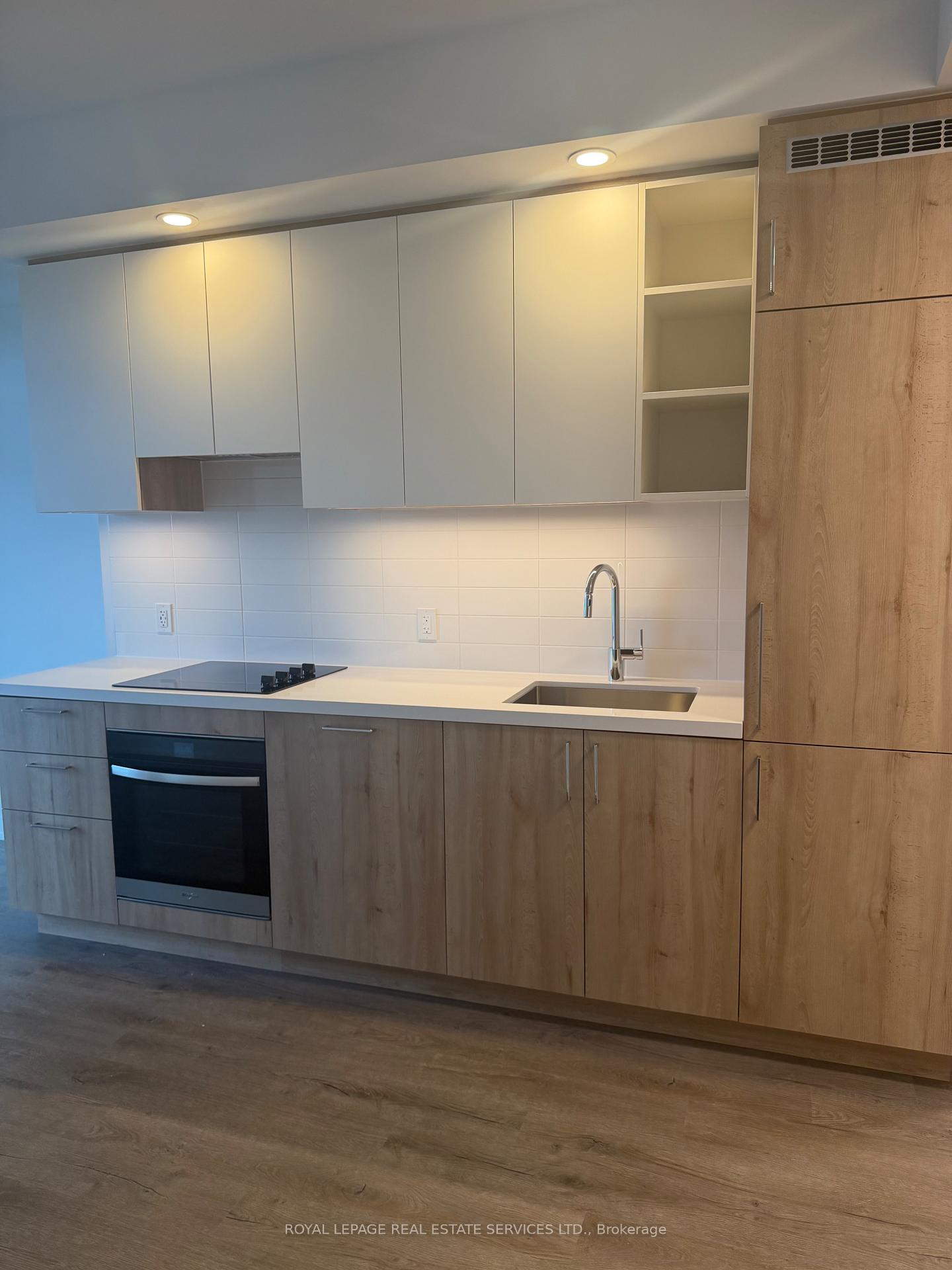 Photo 10 of Unit 1307, 5 Meadowvale Road, Vaughan, Vaughan Corporate Centre — HOMEH