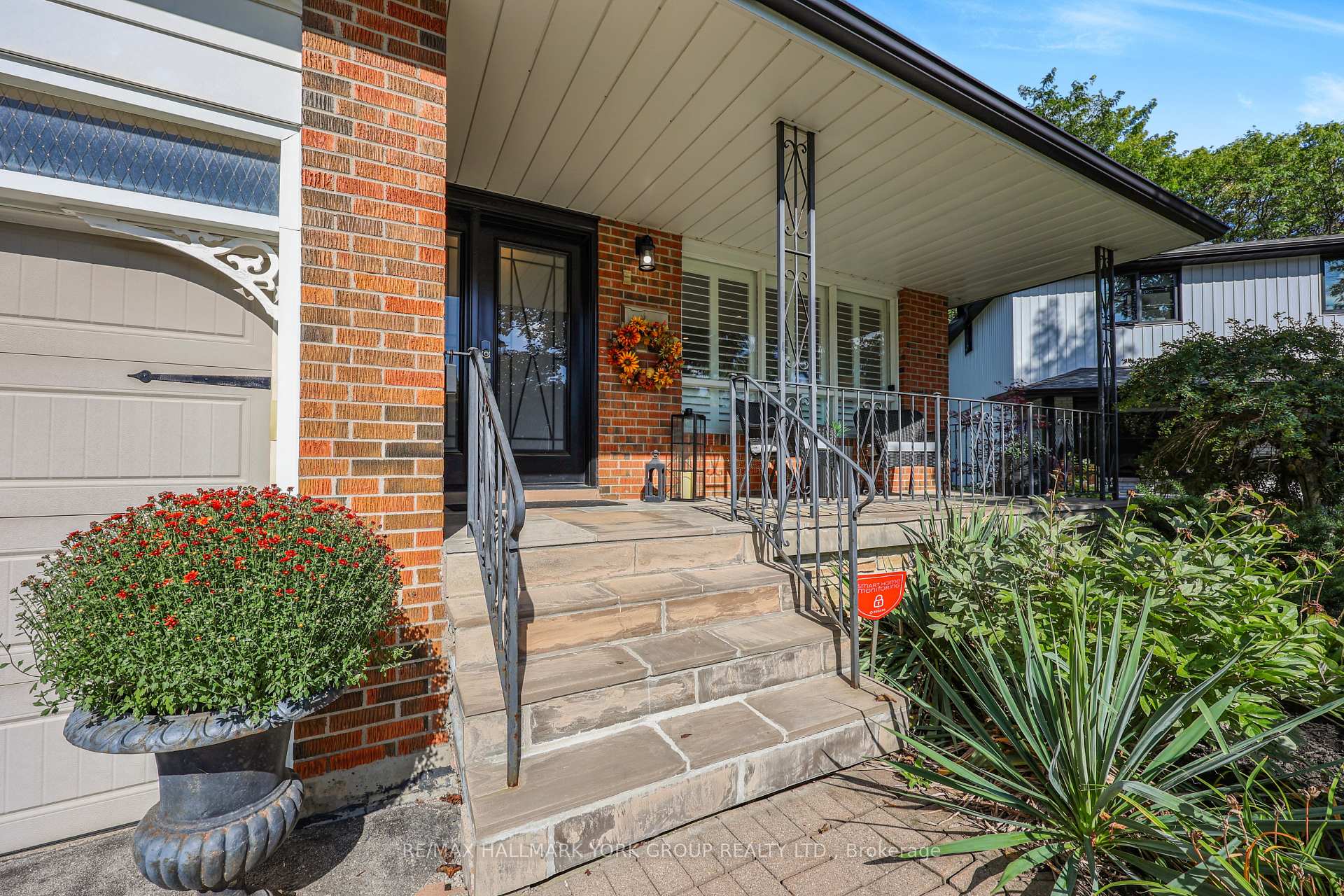 Photo 2 of 93 Julia Court, Newmarket, Central Newmarket — HOMEH