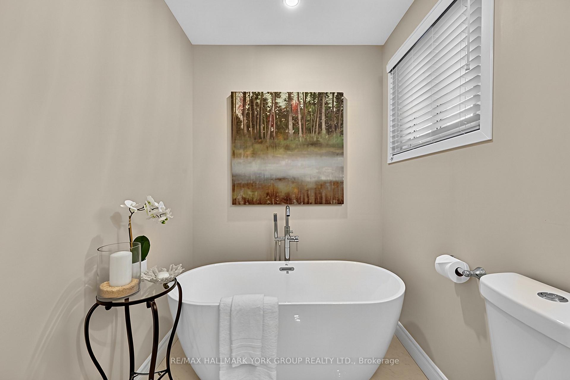 Photo 21 of 93 Julia Court, Newmarket, Central Newmarket — HOMEH