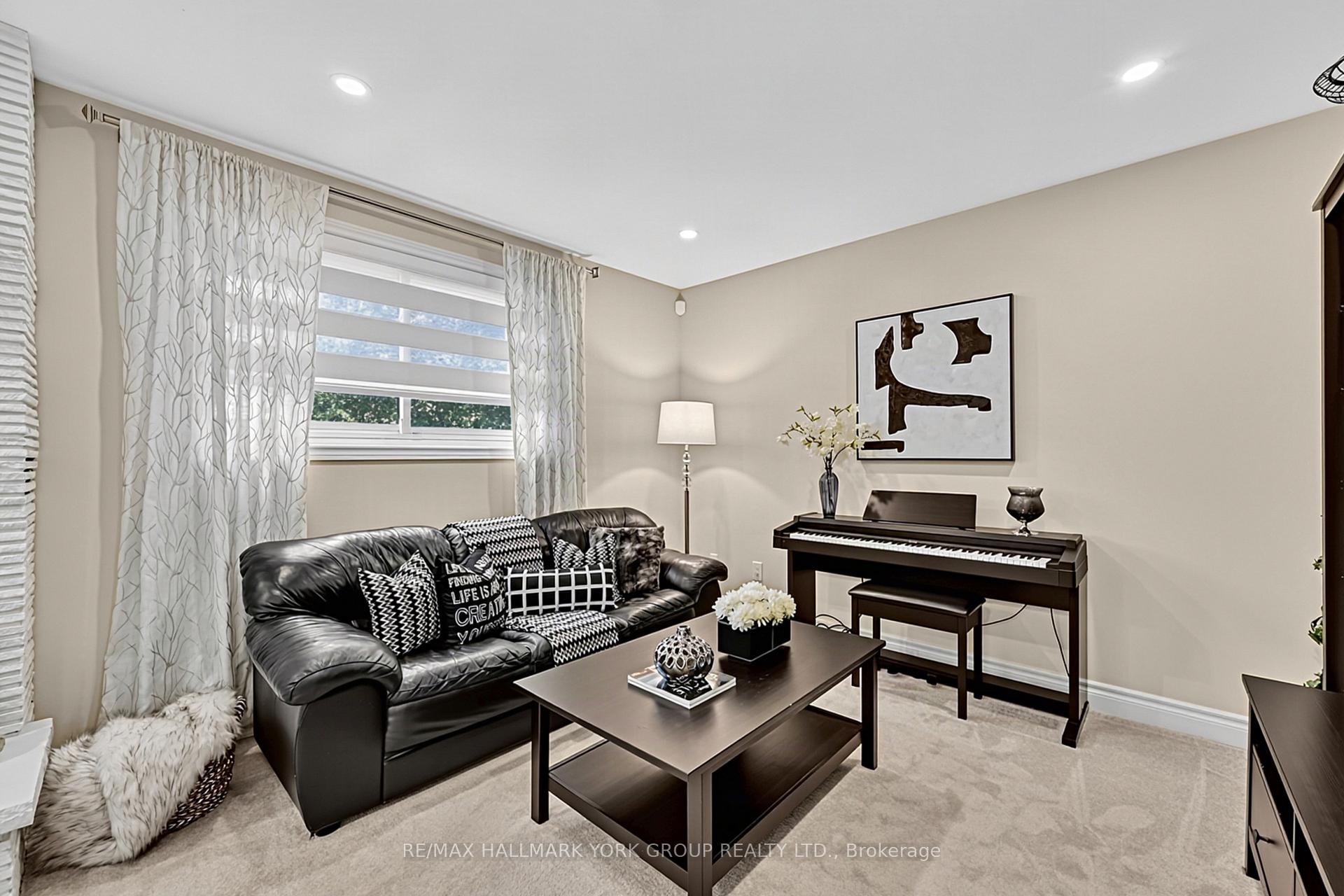 Photo 23 of 93 Julia Court, Newmarket, Central Newmarket — HOMEH
