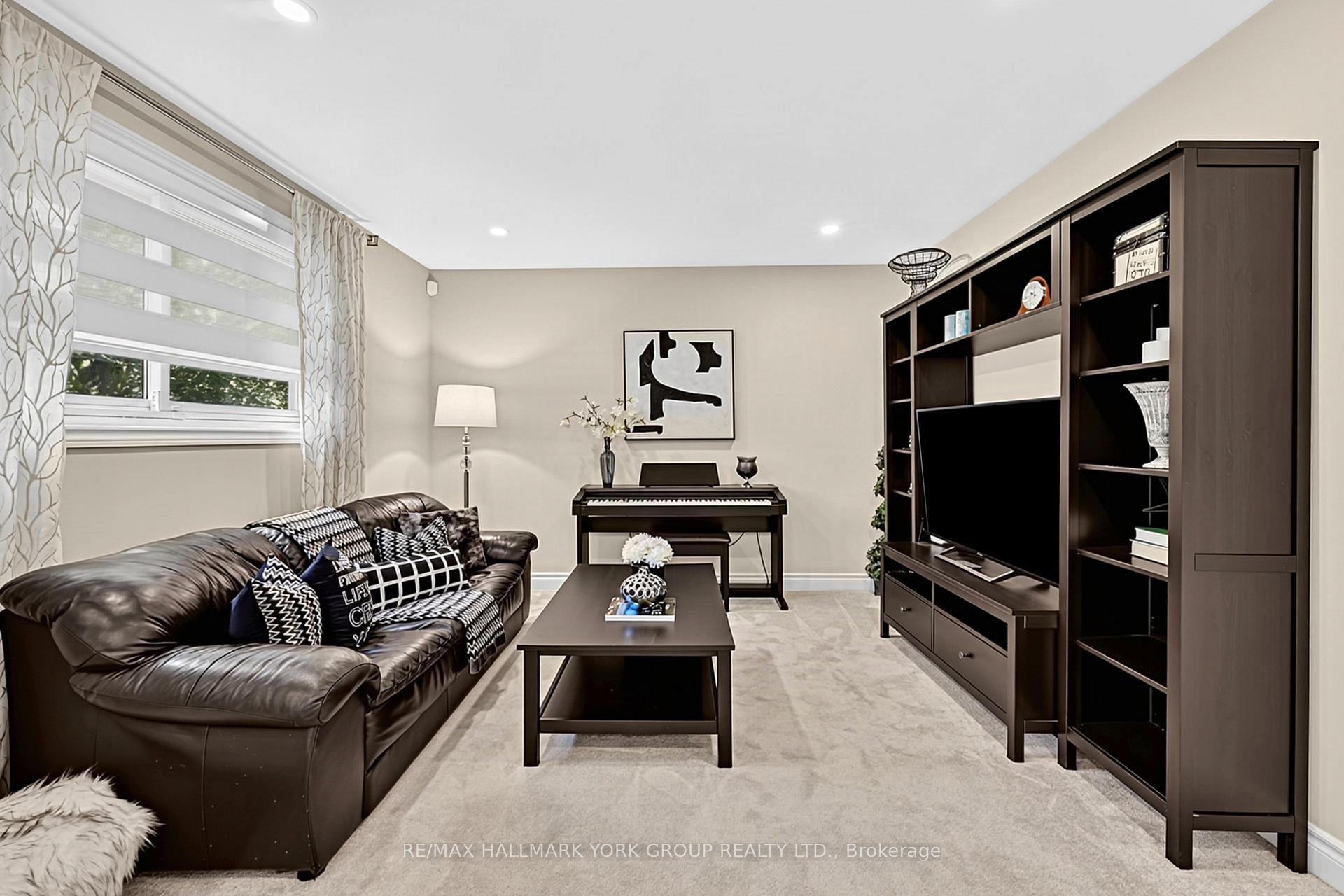 Photo 24 of 93 Julia Court, Newmarket, Central Newmarket — HOMEH