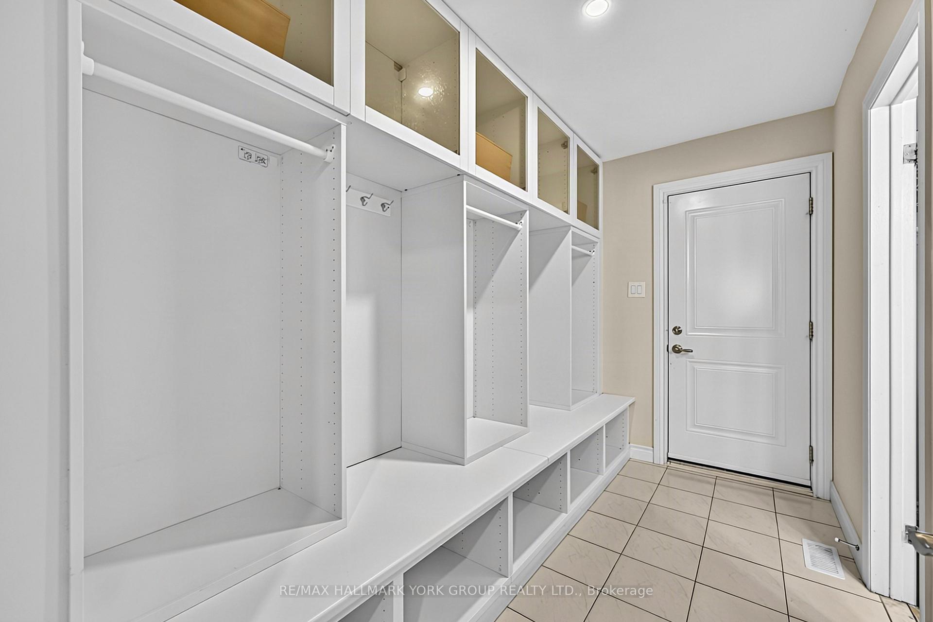 Photo 31 of 93 Julia Court, Newmarket, Central Newmarket — HOMEH