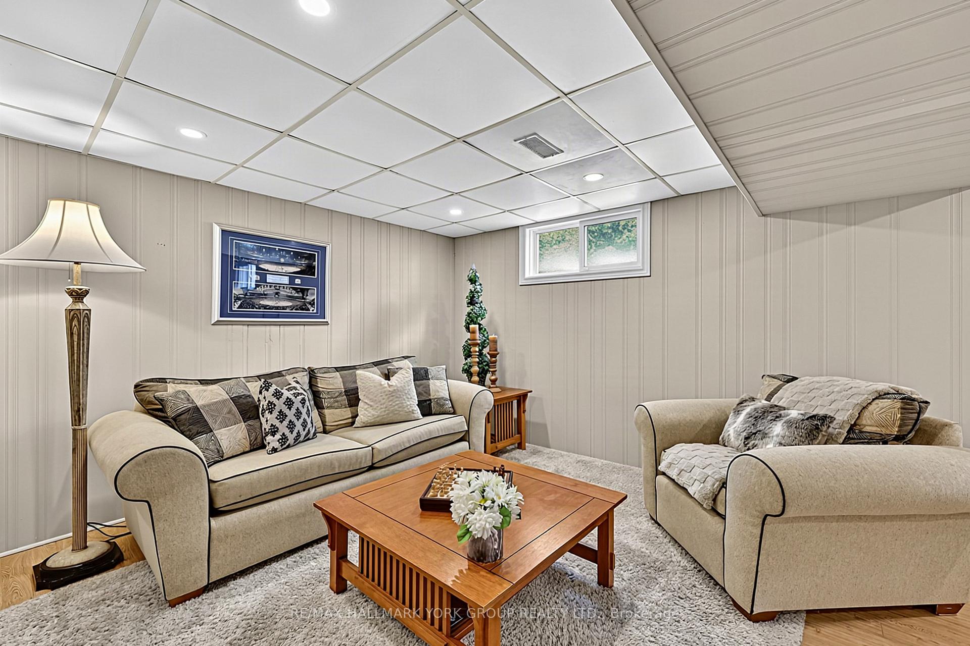 Photo 33 of 93 Julia Court, Newmarket, Central Newmarket — HOMEH