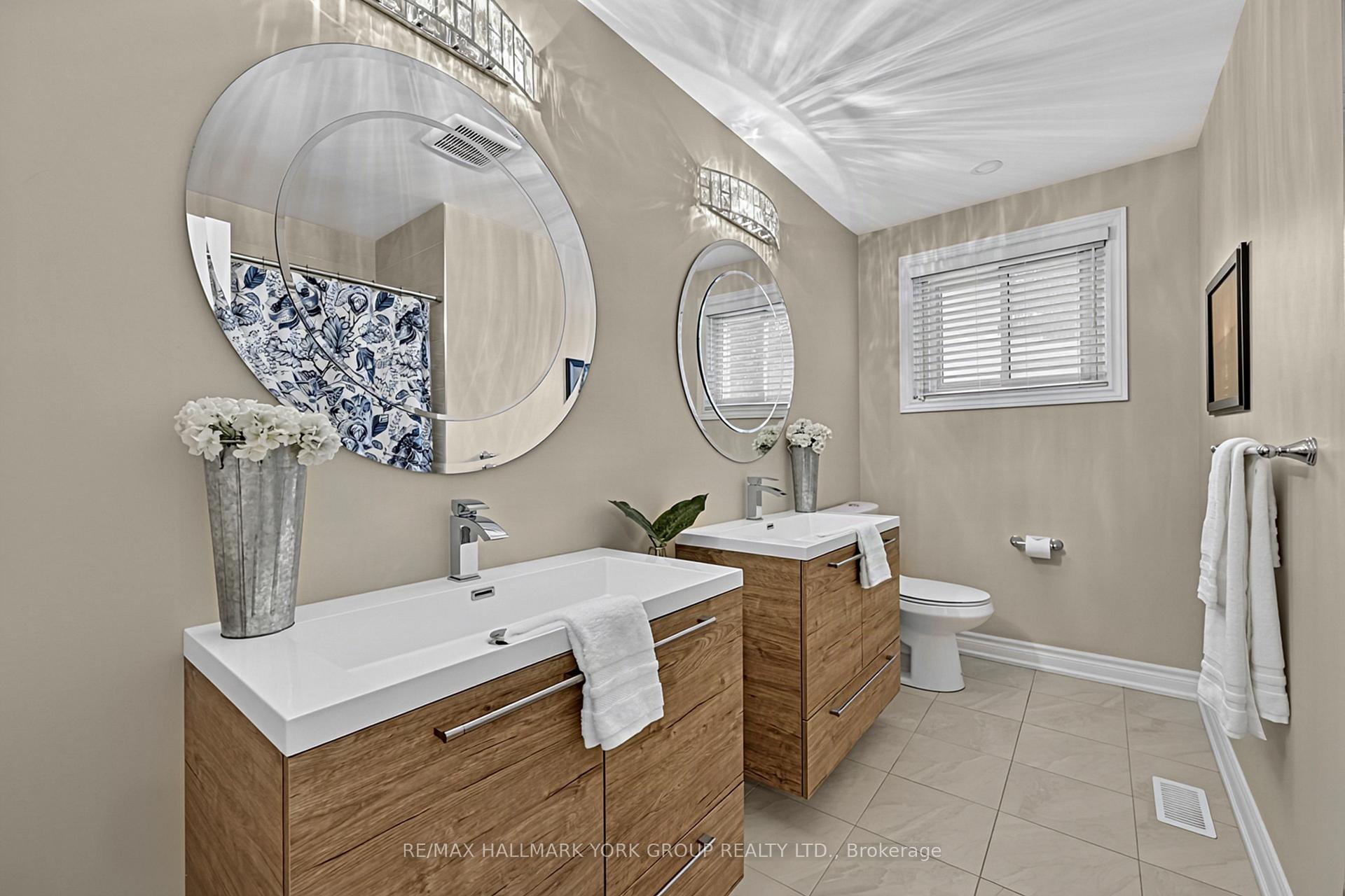 Photo 38 of 93 Julia Court, Newmarket, Central Newmarket — HOMEH