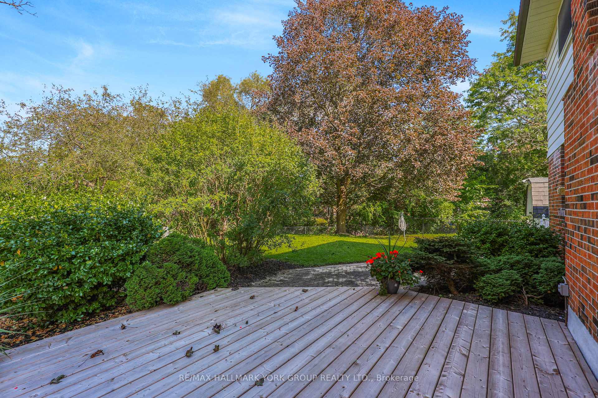 Photo 42 of 93 Julia Court, Newmarket, Central Newmarket — HOMEH