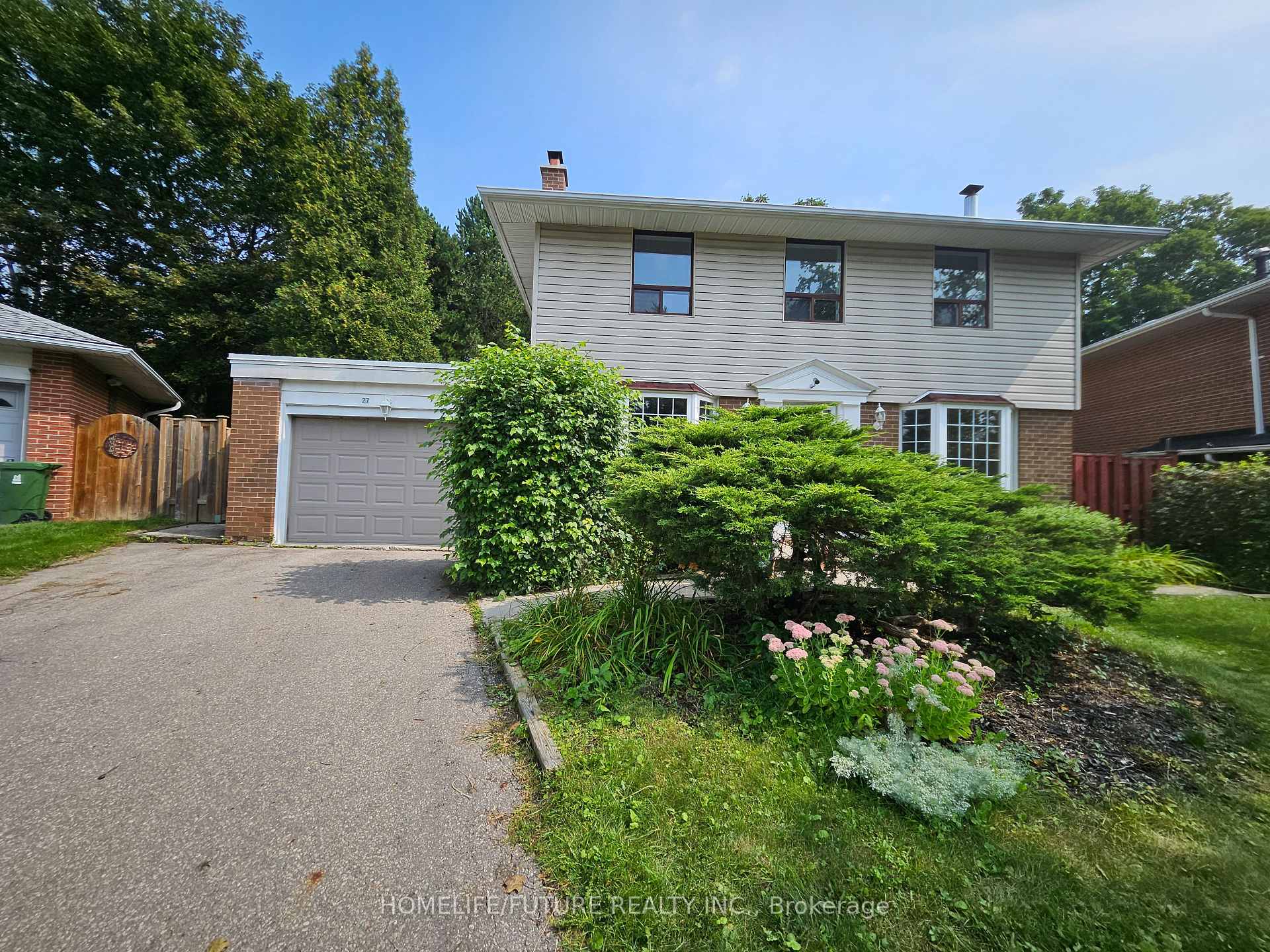 Photo 1 of 27 Ringwood Crescent, North York, Henry Farm — HOMEH