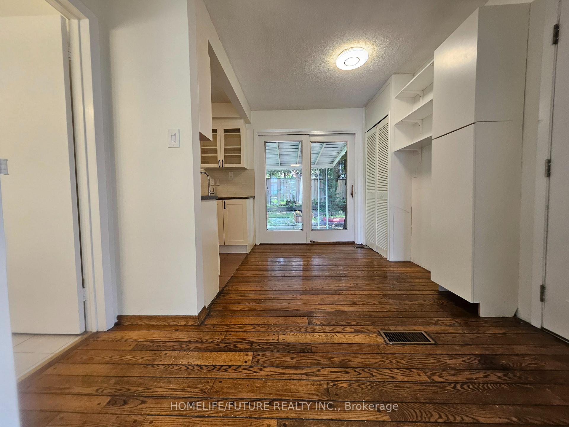 Photo 6 of 27 Ringwood Crescent, North York, Henry Farm — HOMEH