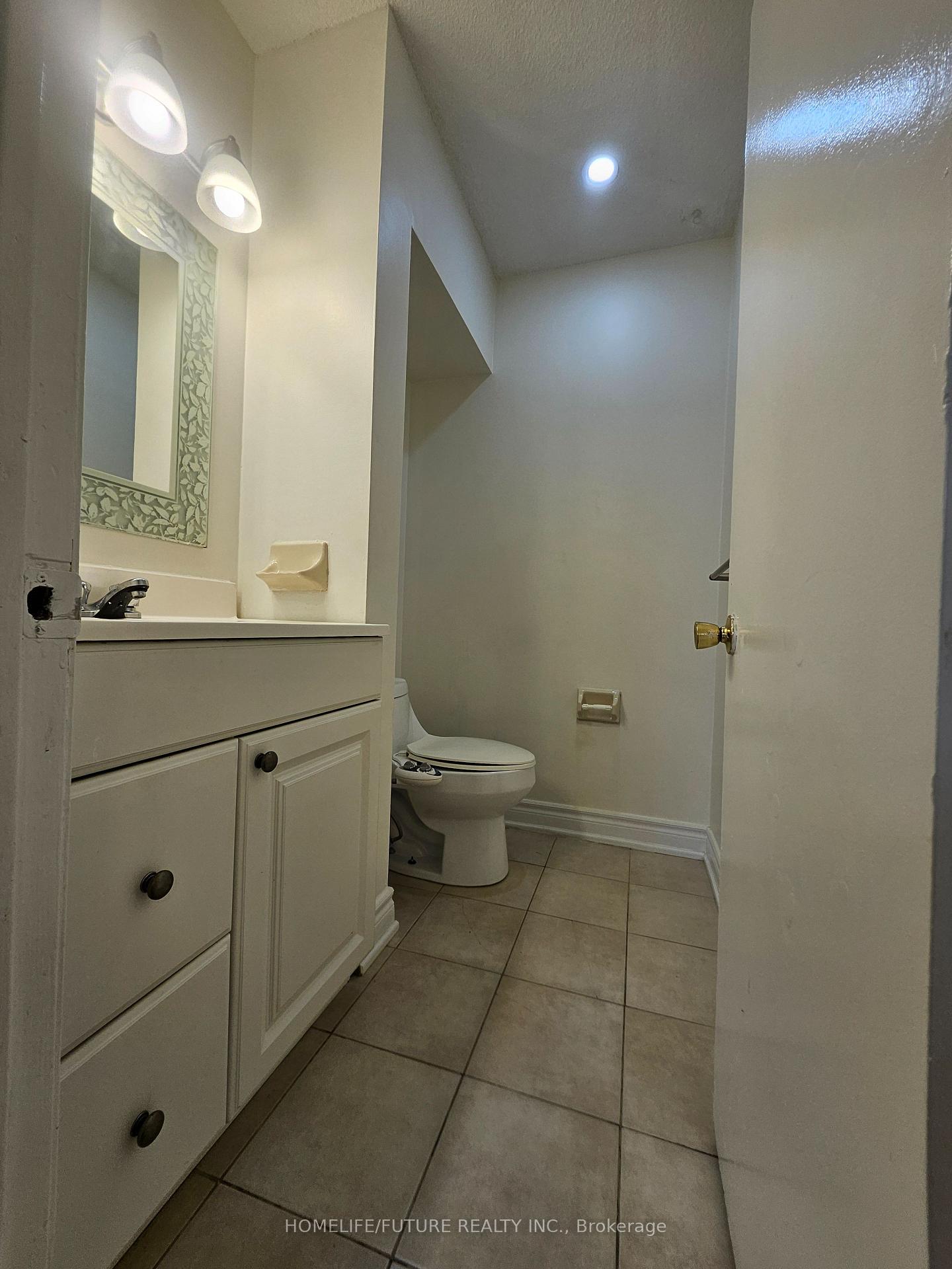 Photo 7 of 27 Ringwood Crescent, North York, Henry Farm — HOMEH