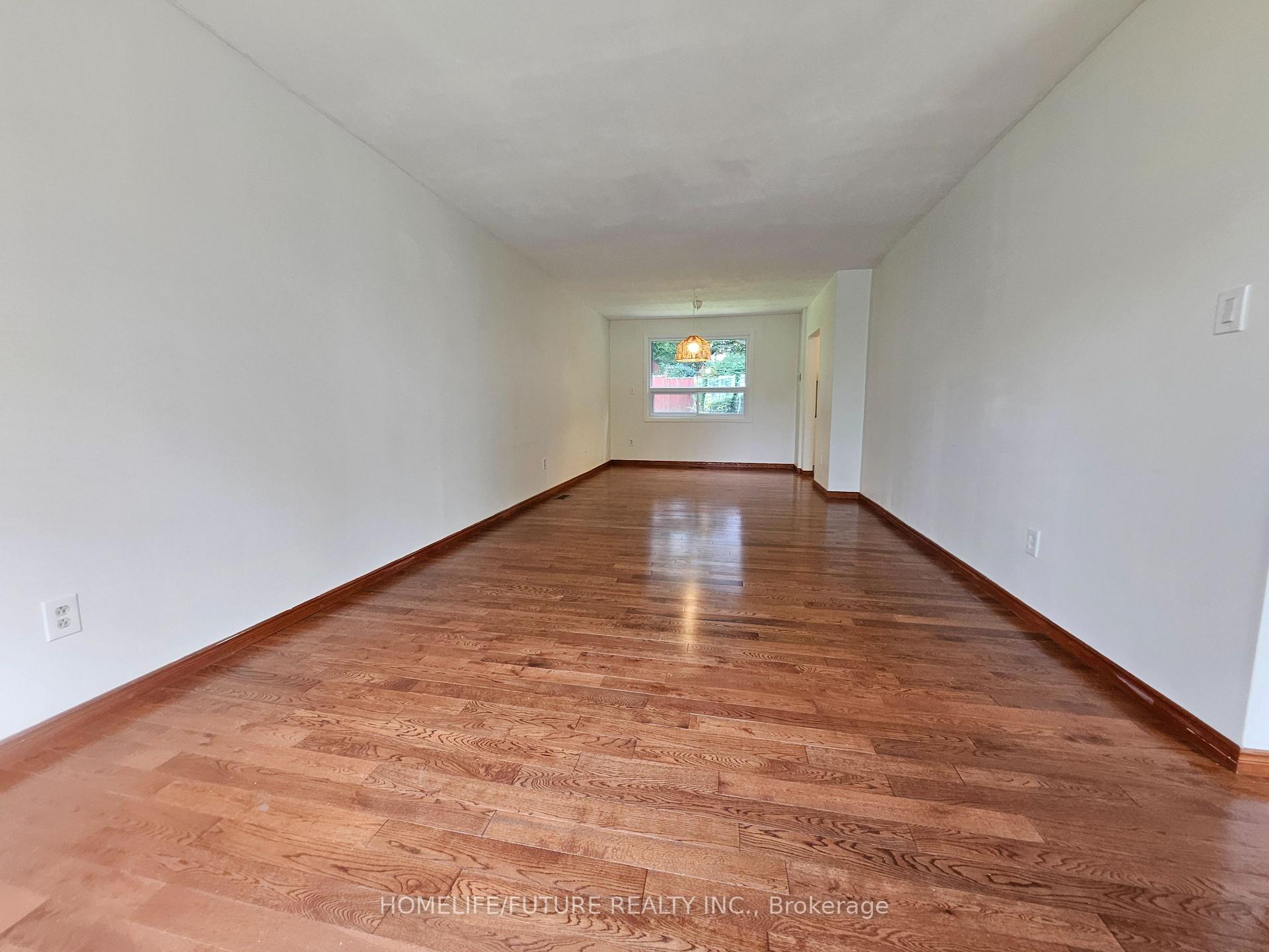 Photo 8 of 27 Ringwood Crescent, North York, Henry Farm — HOMEH