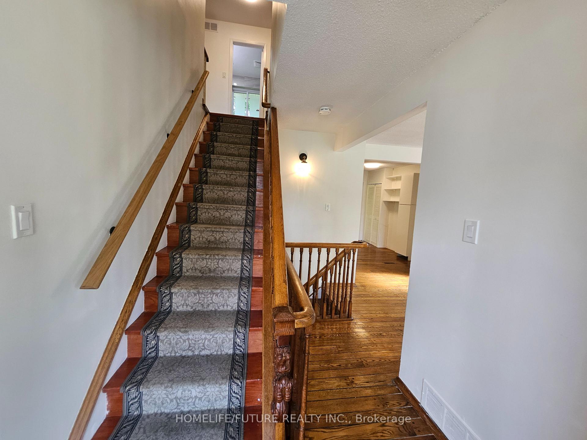 Photo 12 of 27 Ringwood Crescent, North York, Henry Farm — HOMEH