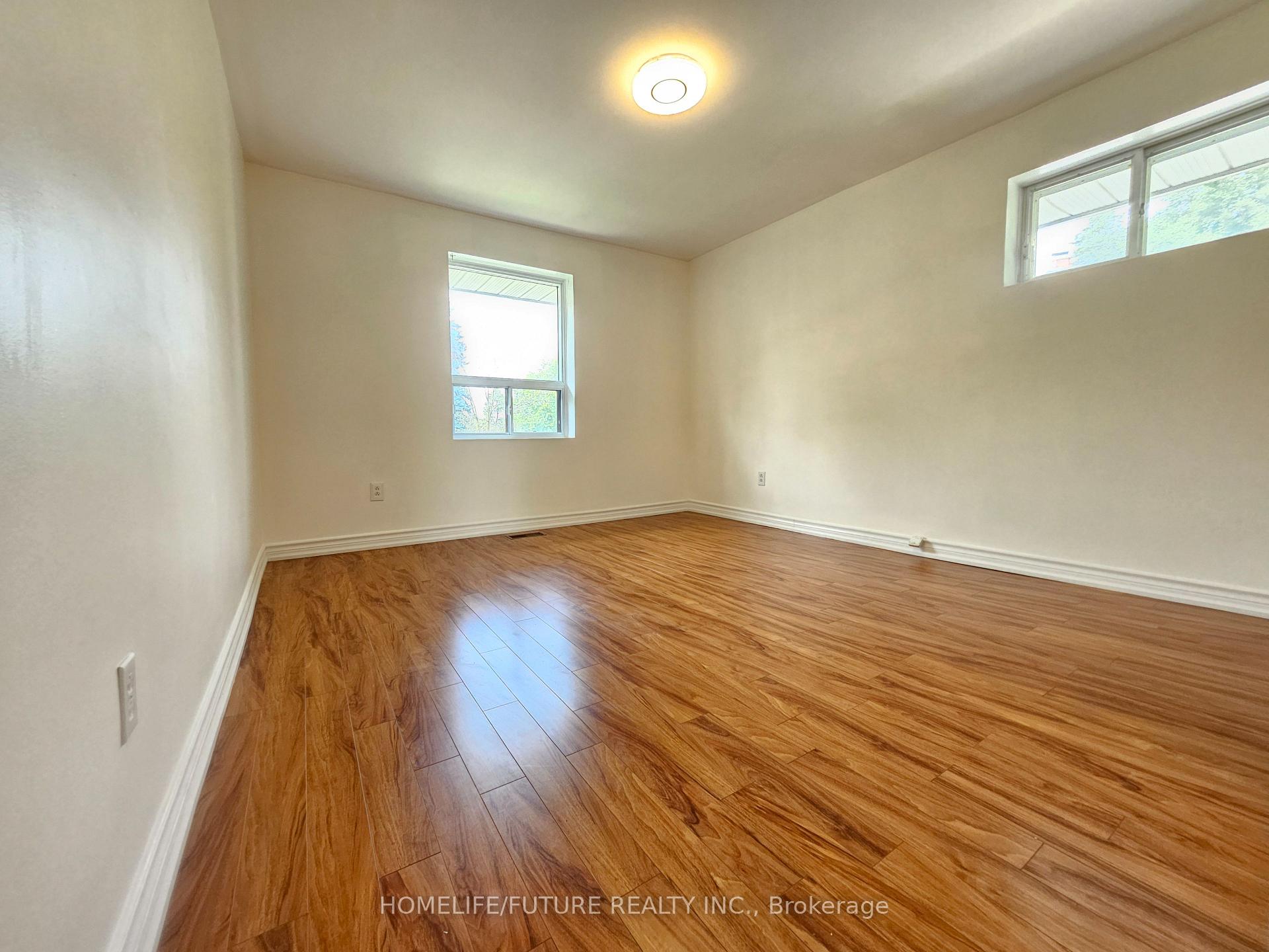 Photo 14 of 27 Ringwood Crescent, North York, Henry Farm — HOMEH