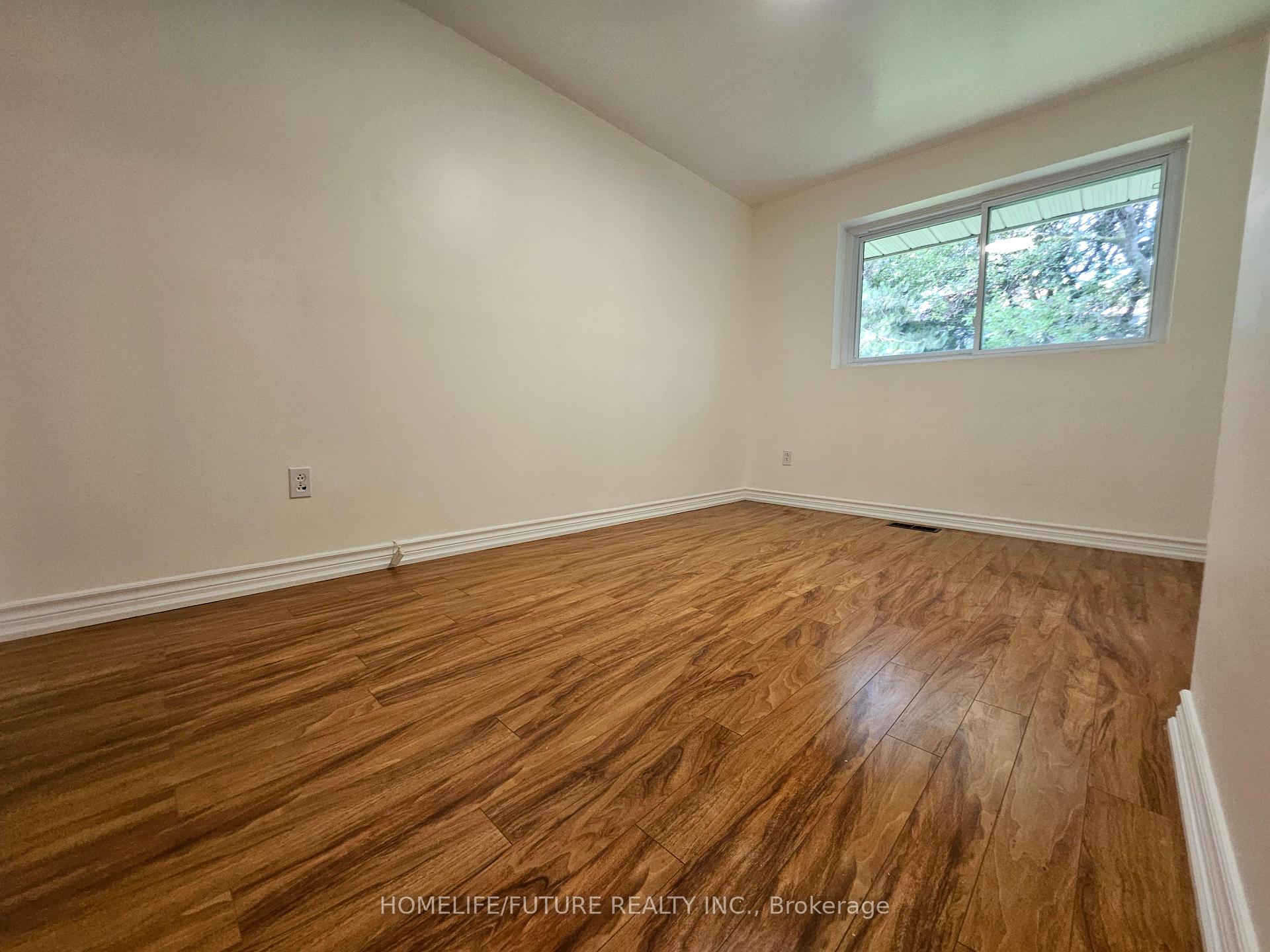 Photo 15 of 27 Ringwood Crescent, North York, Henry Farm — HOMEH