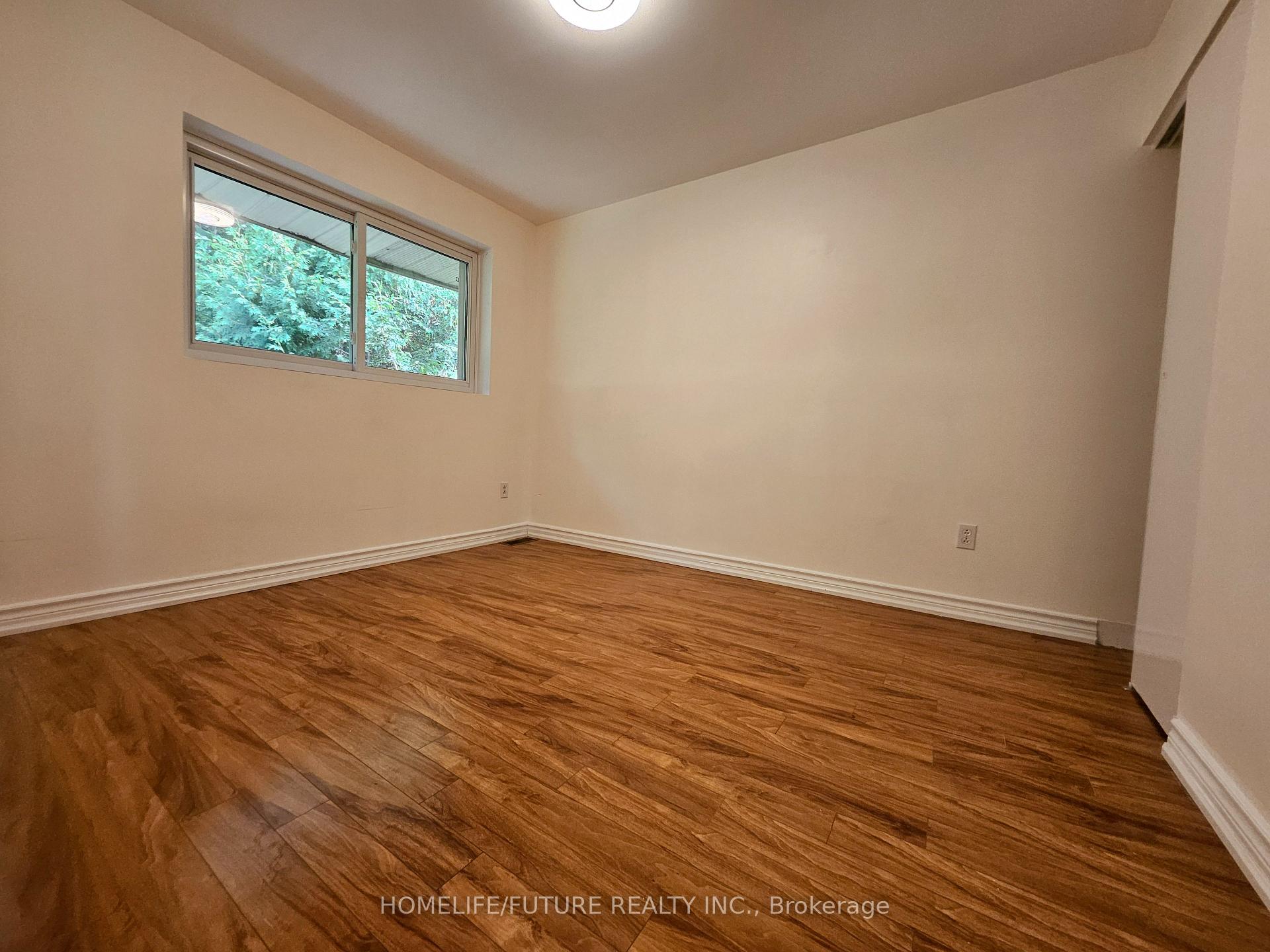 Photo 16 of 27 Ringwood Crescent, North York, Henry Farm — HOMEH