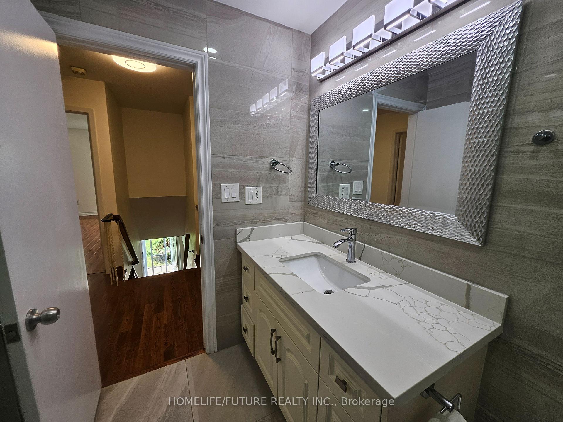 Photo 19 of 27 Ringwood Crescent, North York, Henry Farm — HOMEH