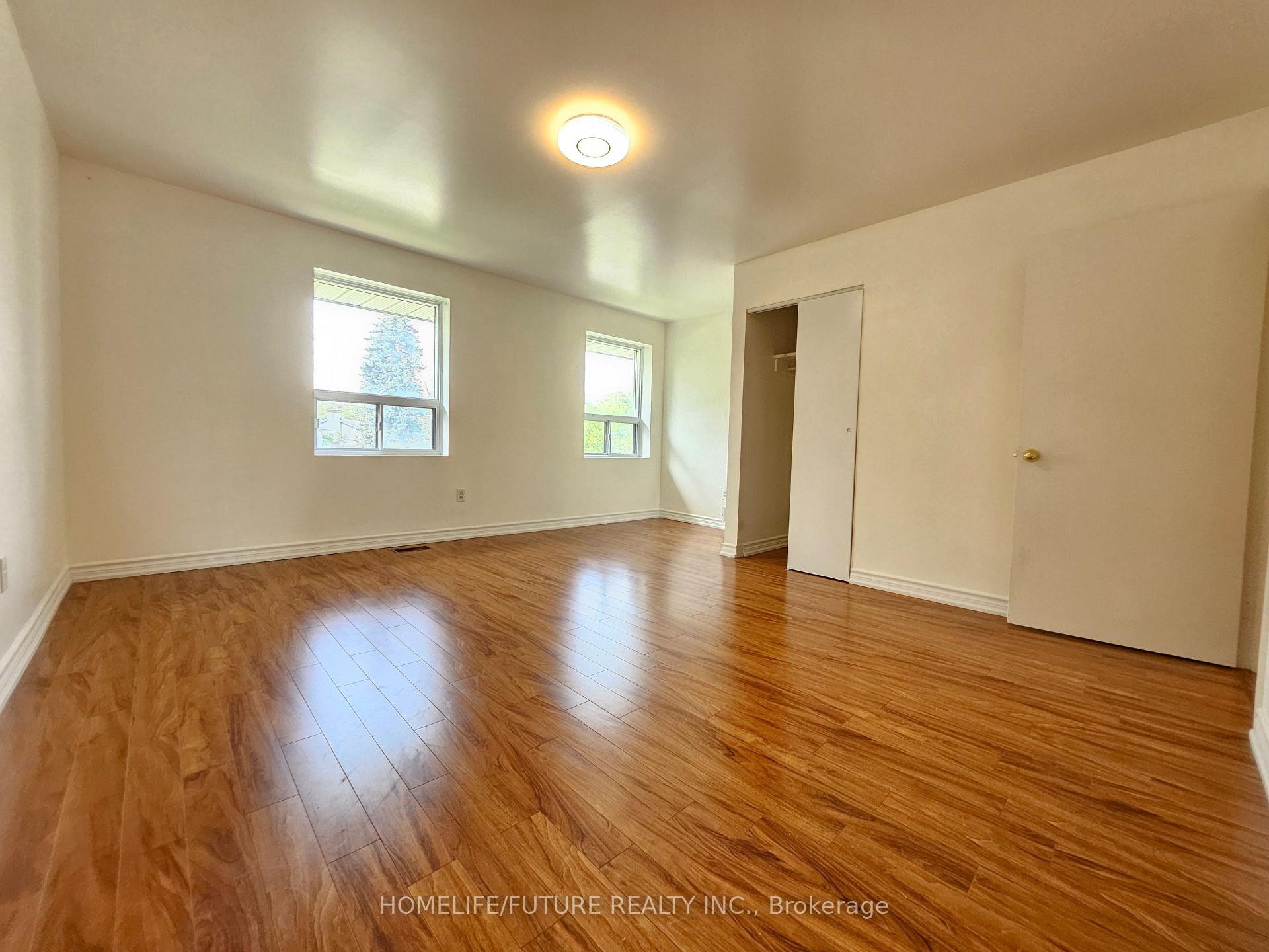 Photo 18 of 27 Ringwood Crescent, North York, Henry Farm — HOMEH