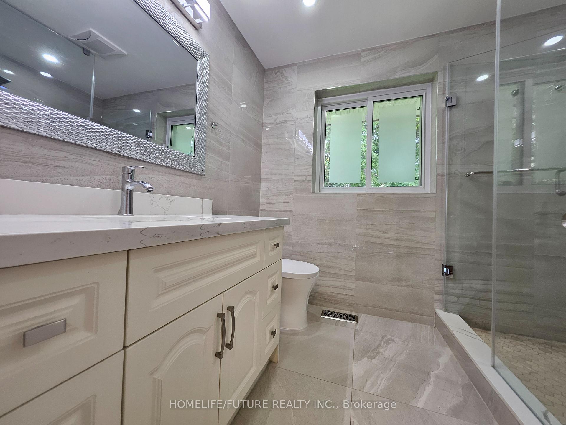 Photo 21 of 27 Ringwood Crescent, North York, Henry Farm — HOMEH