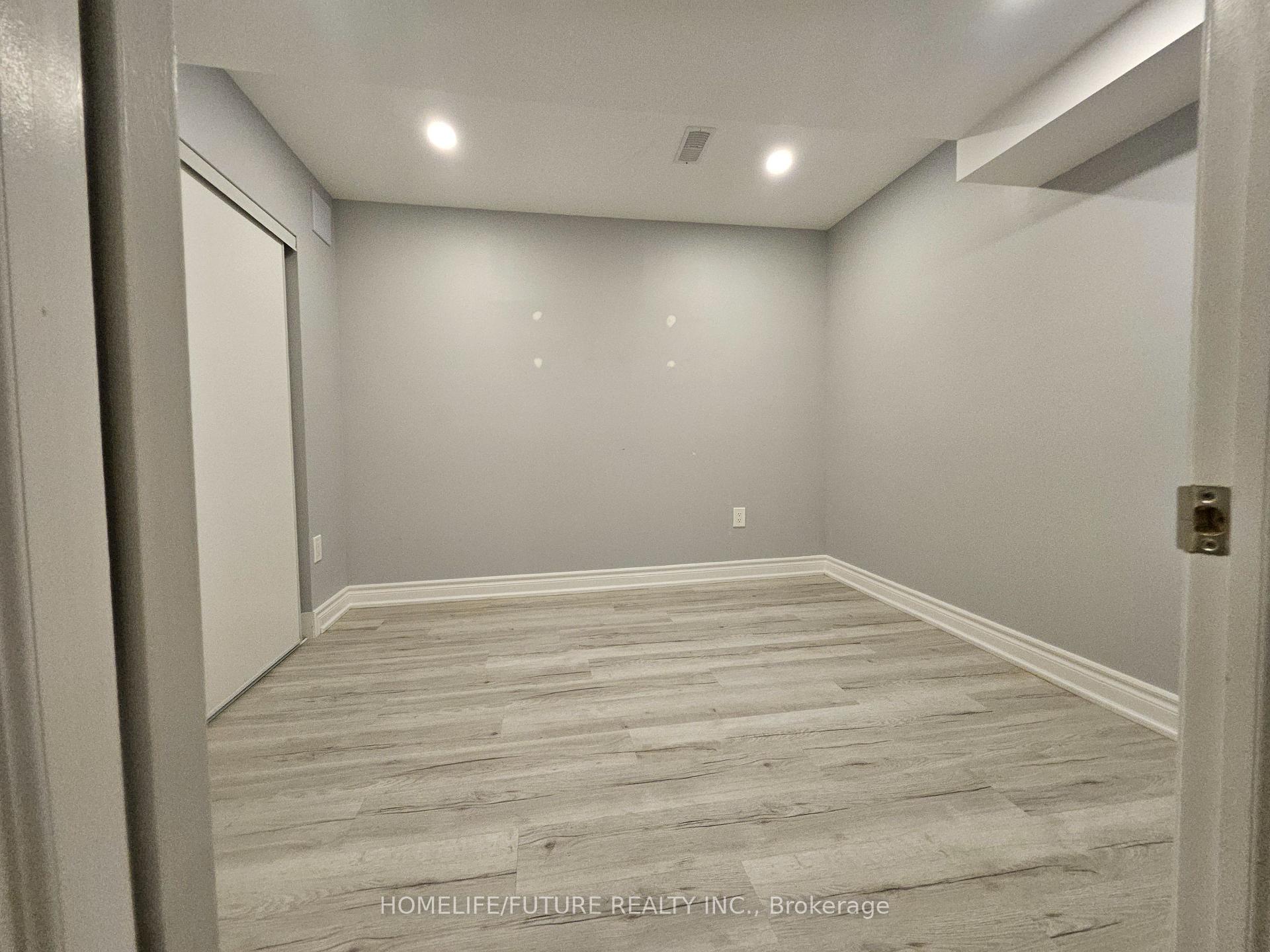 Photo 28 of 27 Ringwood Crescent, North York, Henry Farm — HOMEH
