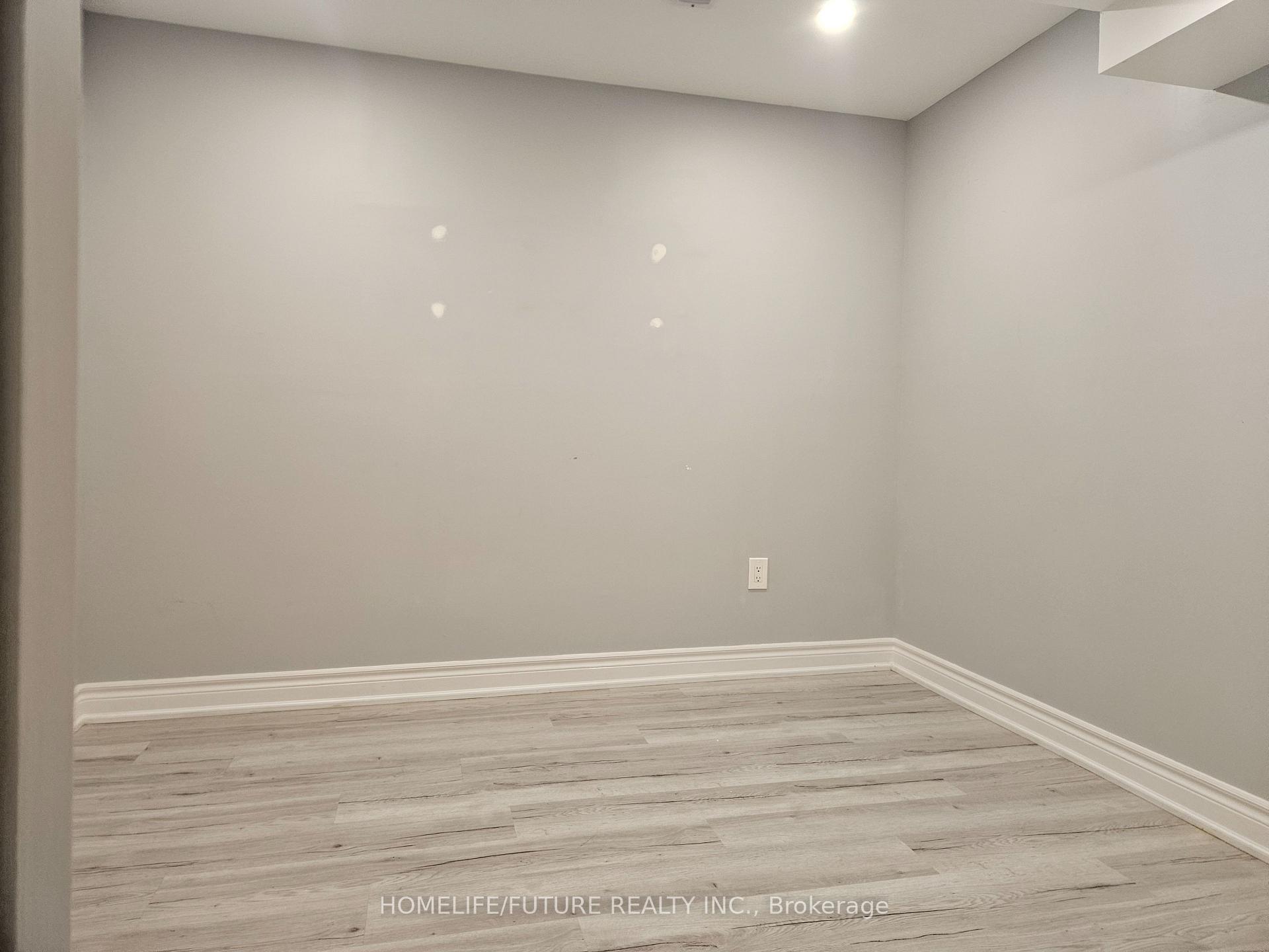 Photo 29 of 27 Ringwood Crescent, North York, Henry Farm — HOMEH