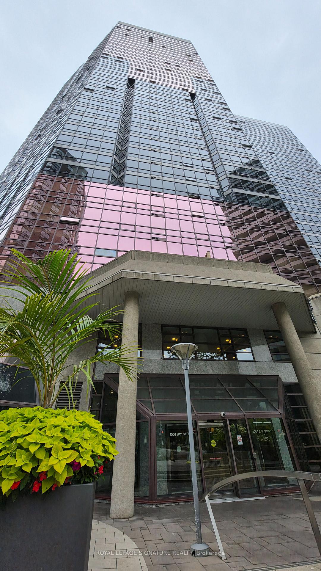 Photo 1 of Unit 2019, 1001 Bay Street, Toronto, Bay Street Corridor — HOMEH