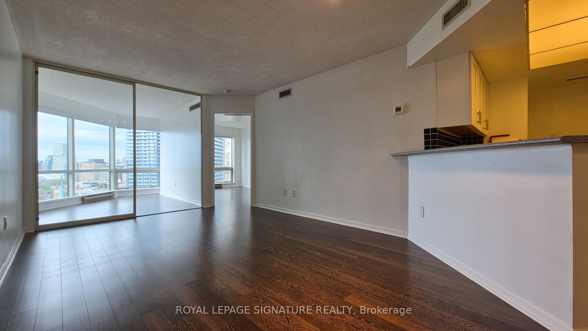 Photo 2 of Unit 2019, 1001 Bay Street, Toronto, Bay Street Corridor — HOMEH