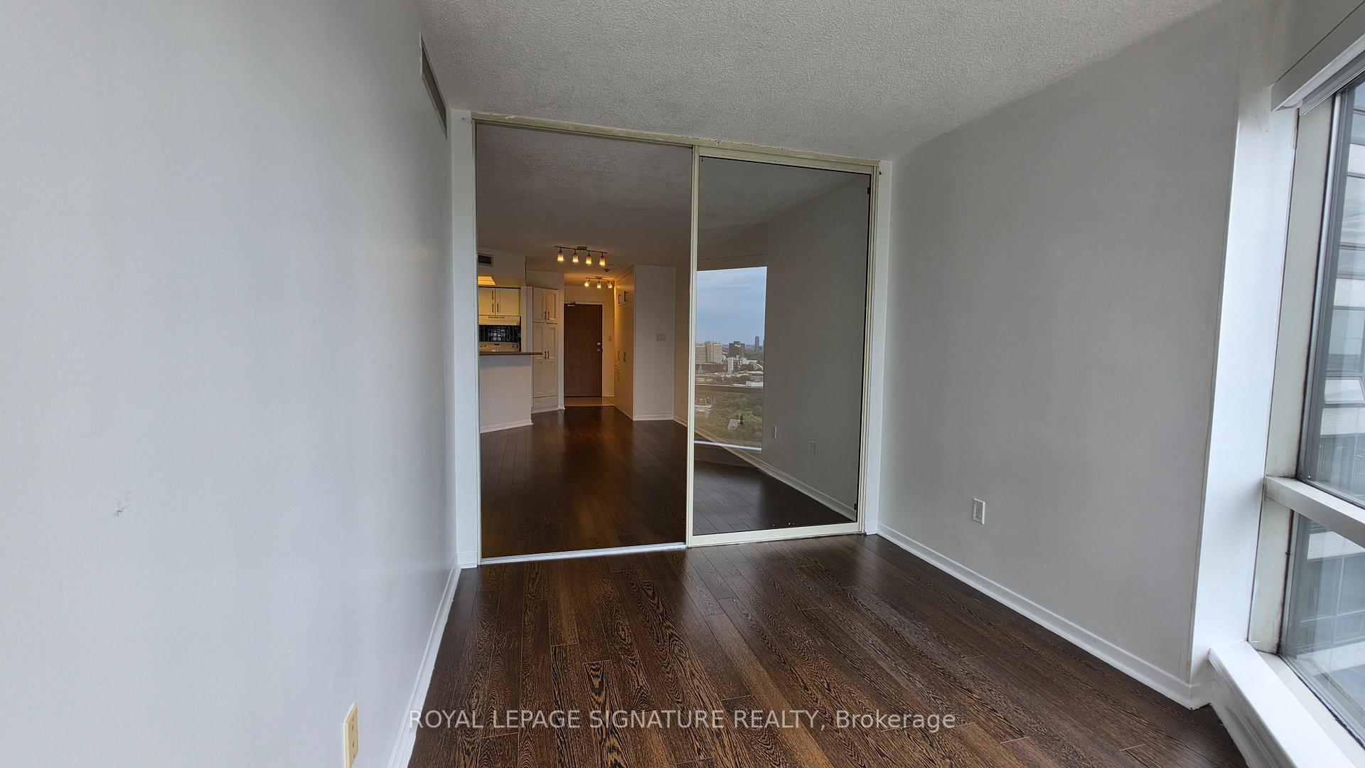 Photo 10 of Unit 2019, 1001 Bay Street, Toronto, Bay Street Corridor — HOMEH