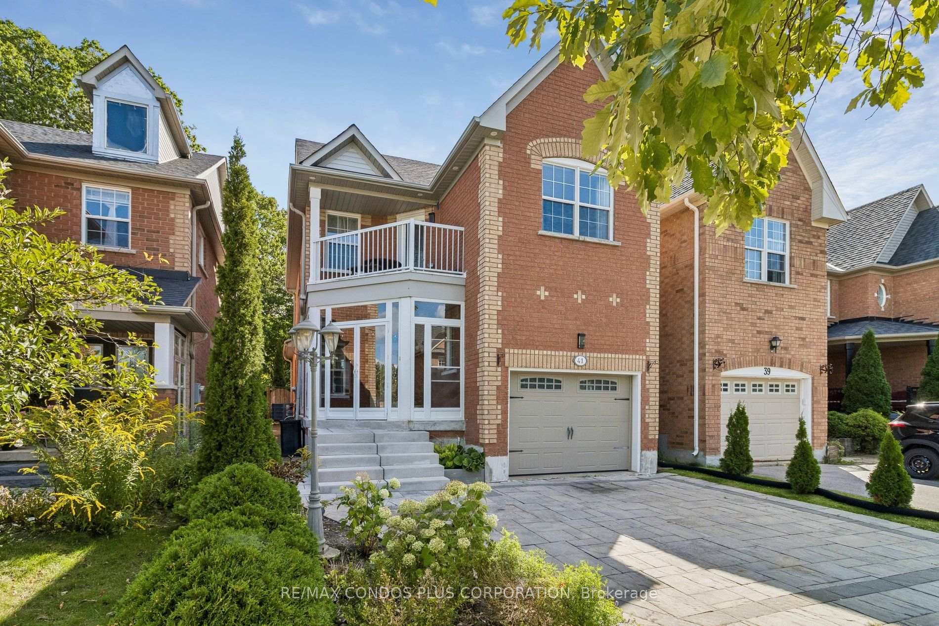 Photo 1 of 41 Maroon Drive, Richmond Hill, Oak Ridges Lake Wilcox — HOMEH
