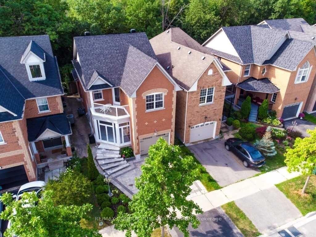 Photo 2 of 41 Maroon Drive, Richmond Hill, Oak Ridges Lake Wilcox — HOMEH